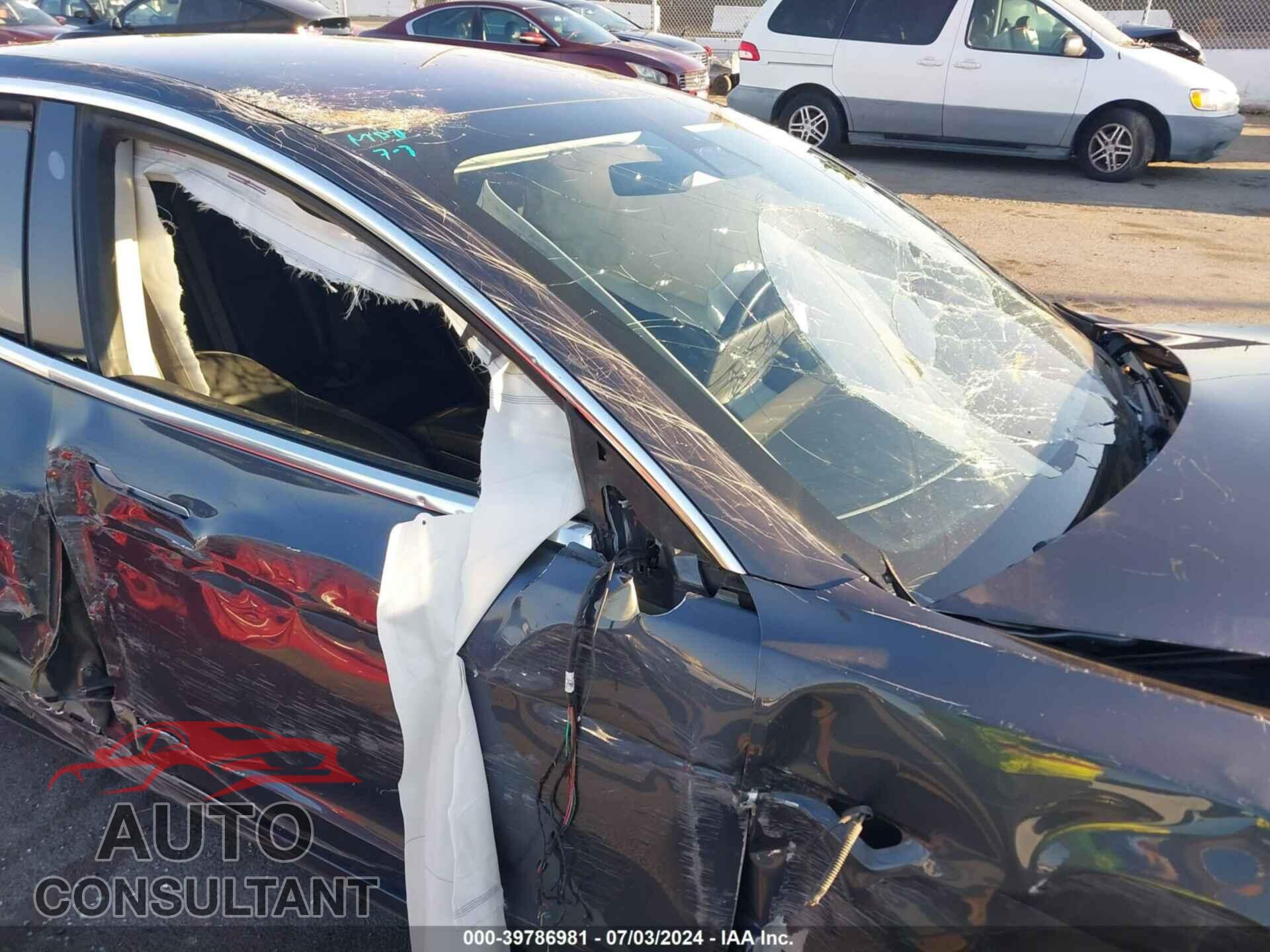 TESLA MODEL 3 2018 - 5YJ3E1EB2JF073761