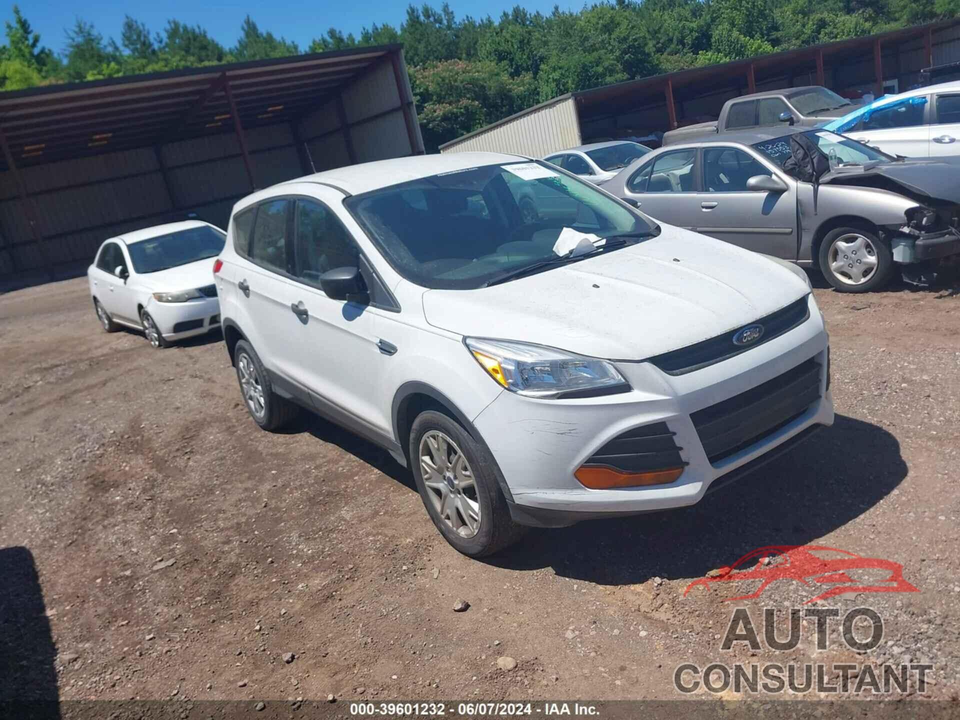 FORD ESCAPE 2016 - 1FMCU0F71GUC78216