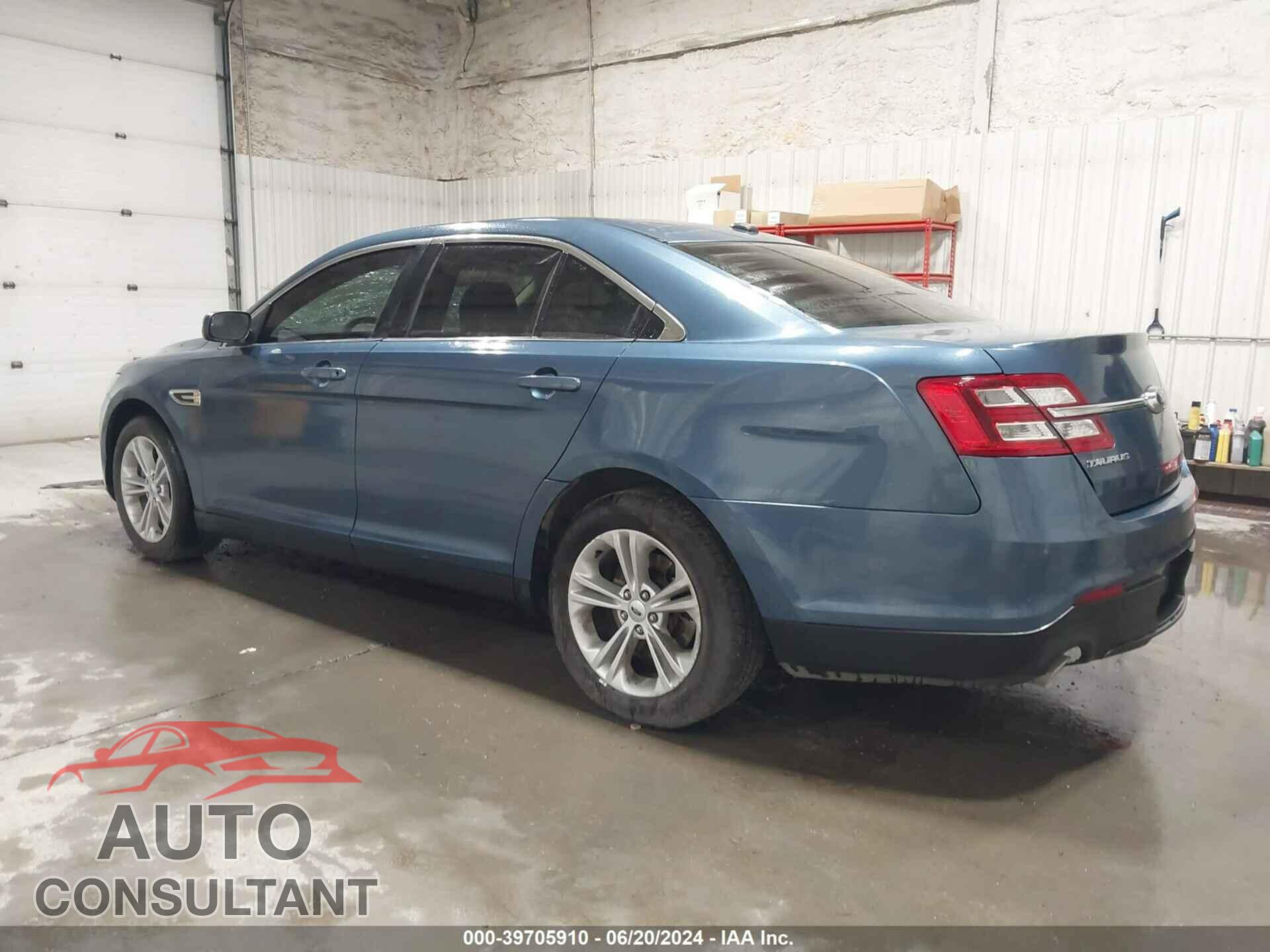 FORD TAURUS 2018 - 1FAHP2D85JG105822