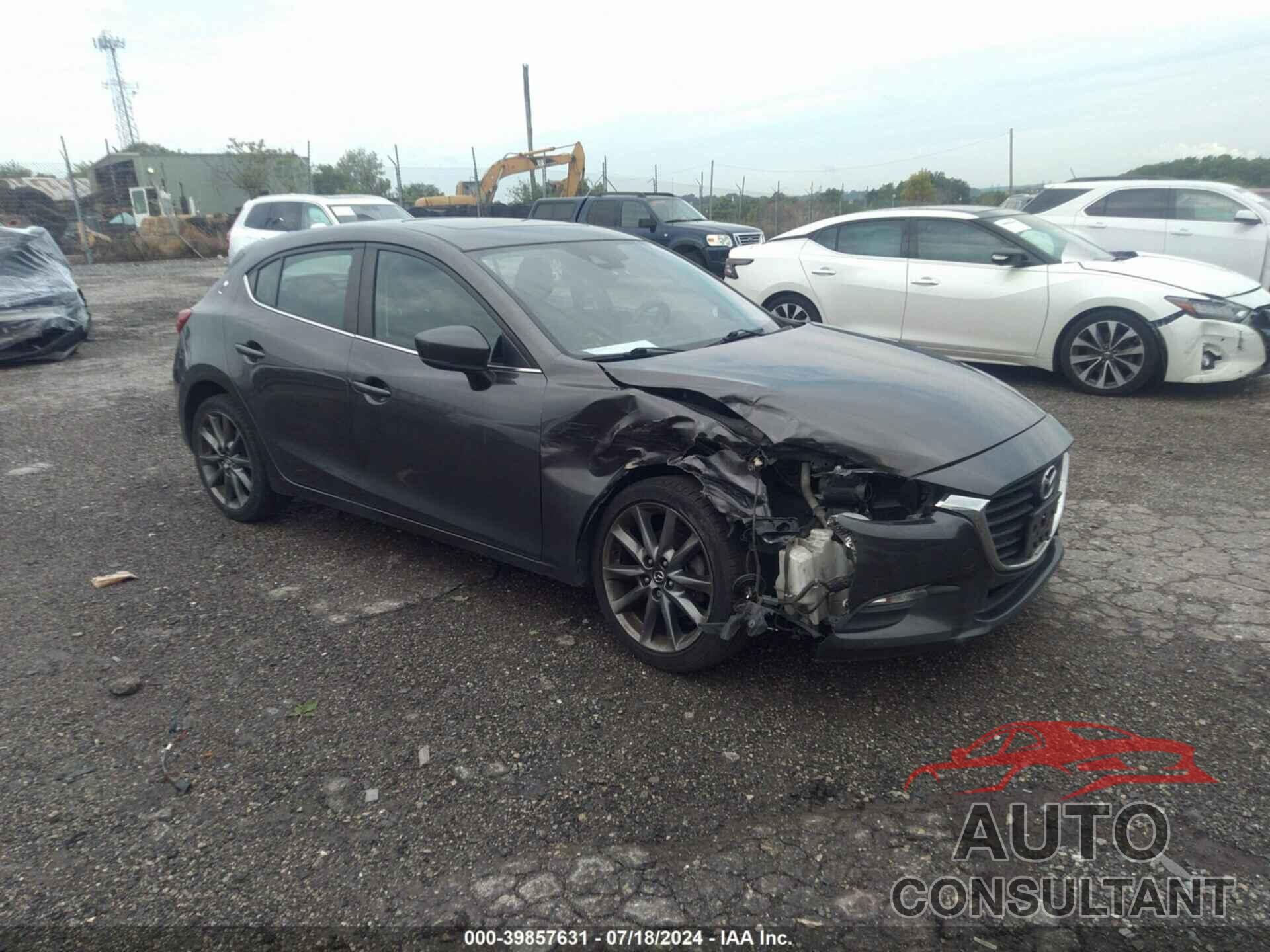 MAZDA MAZDA3 2018 - 3MZBN1L36JM274756