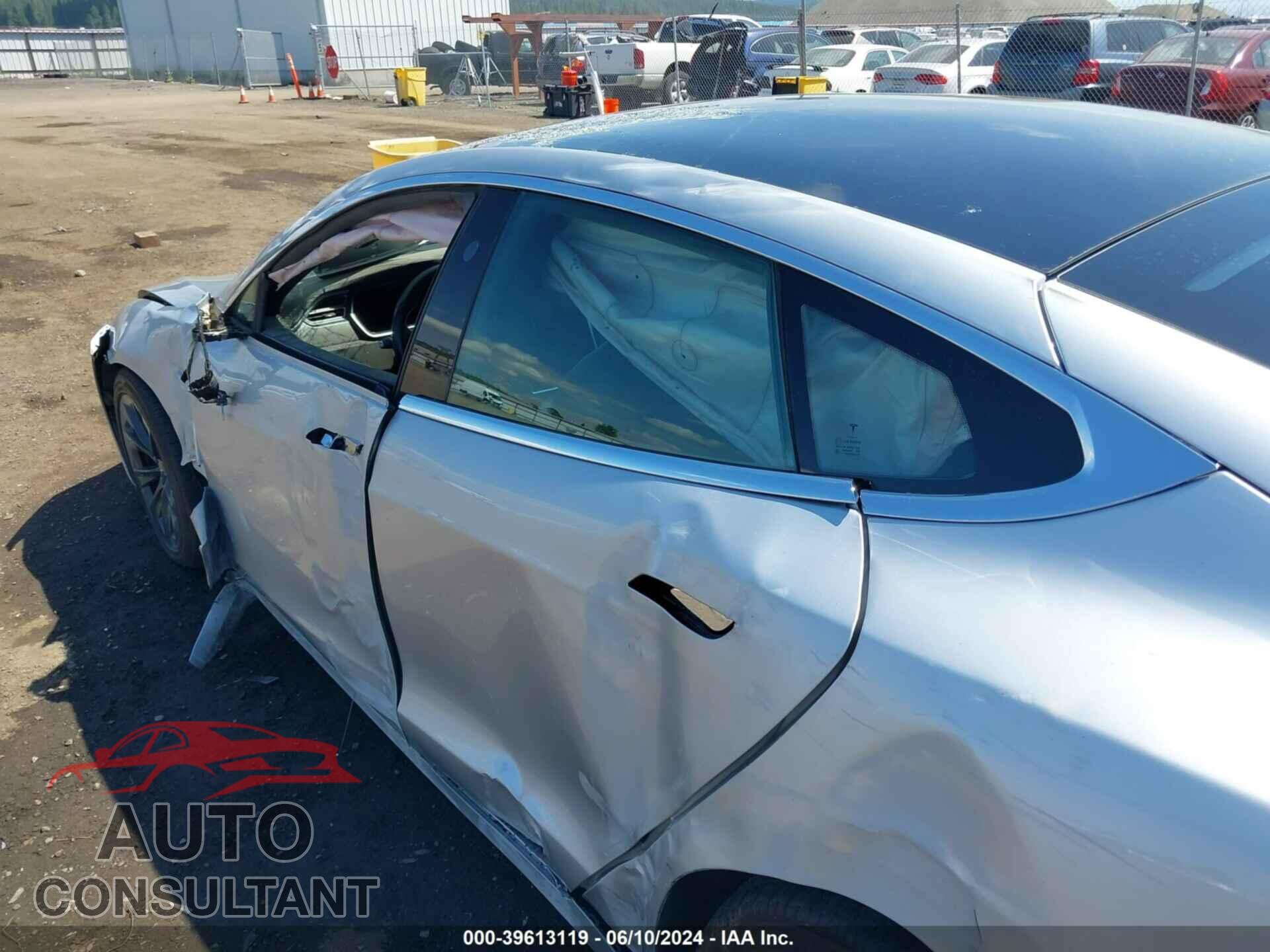 TESLA MODEL S 2018 - 5YJSA1E28JF250515