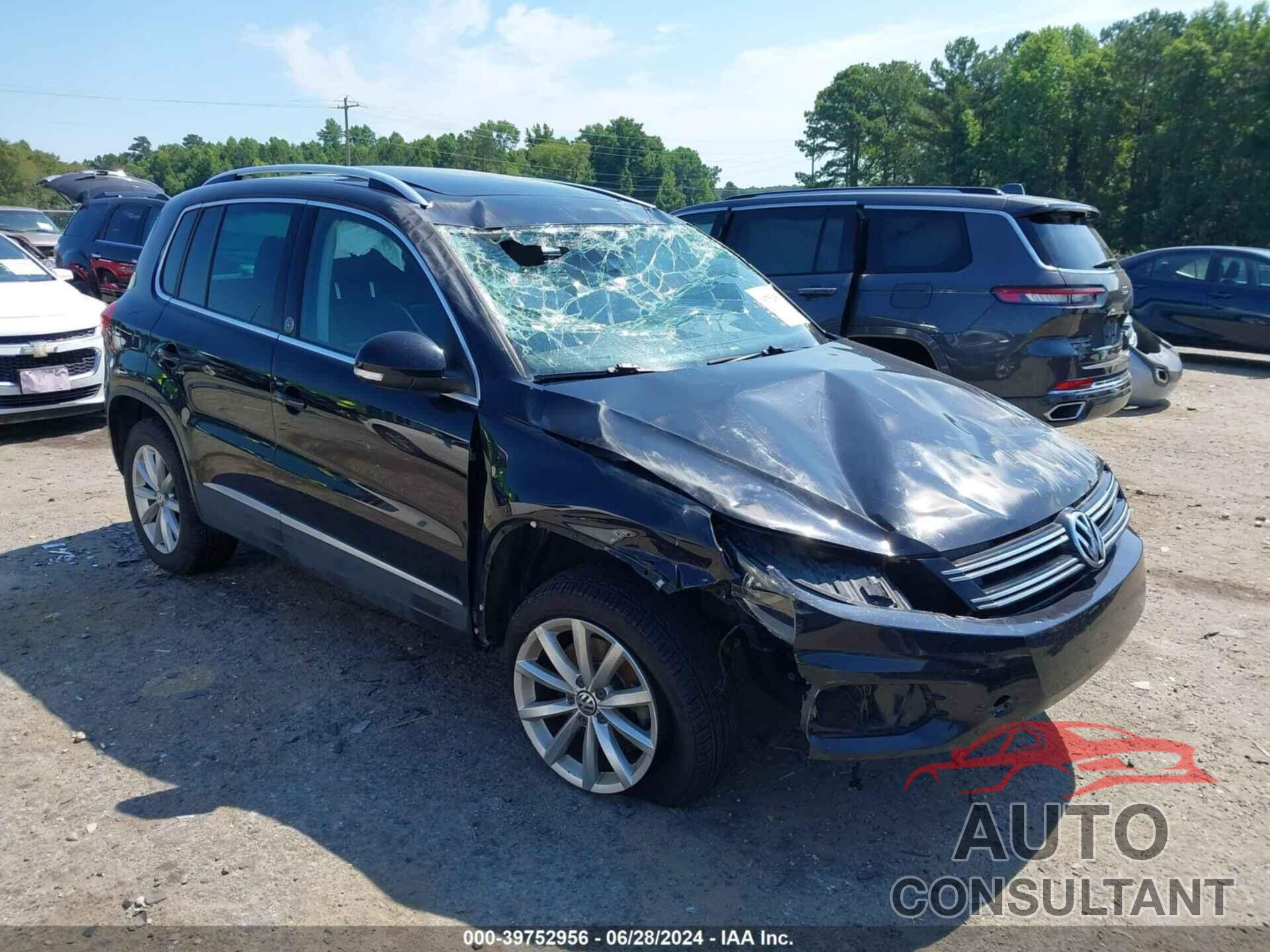 VOLKSWAGEN TIGUAN 2017 - WVGSV7AX7HW512275