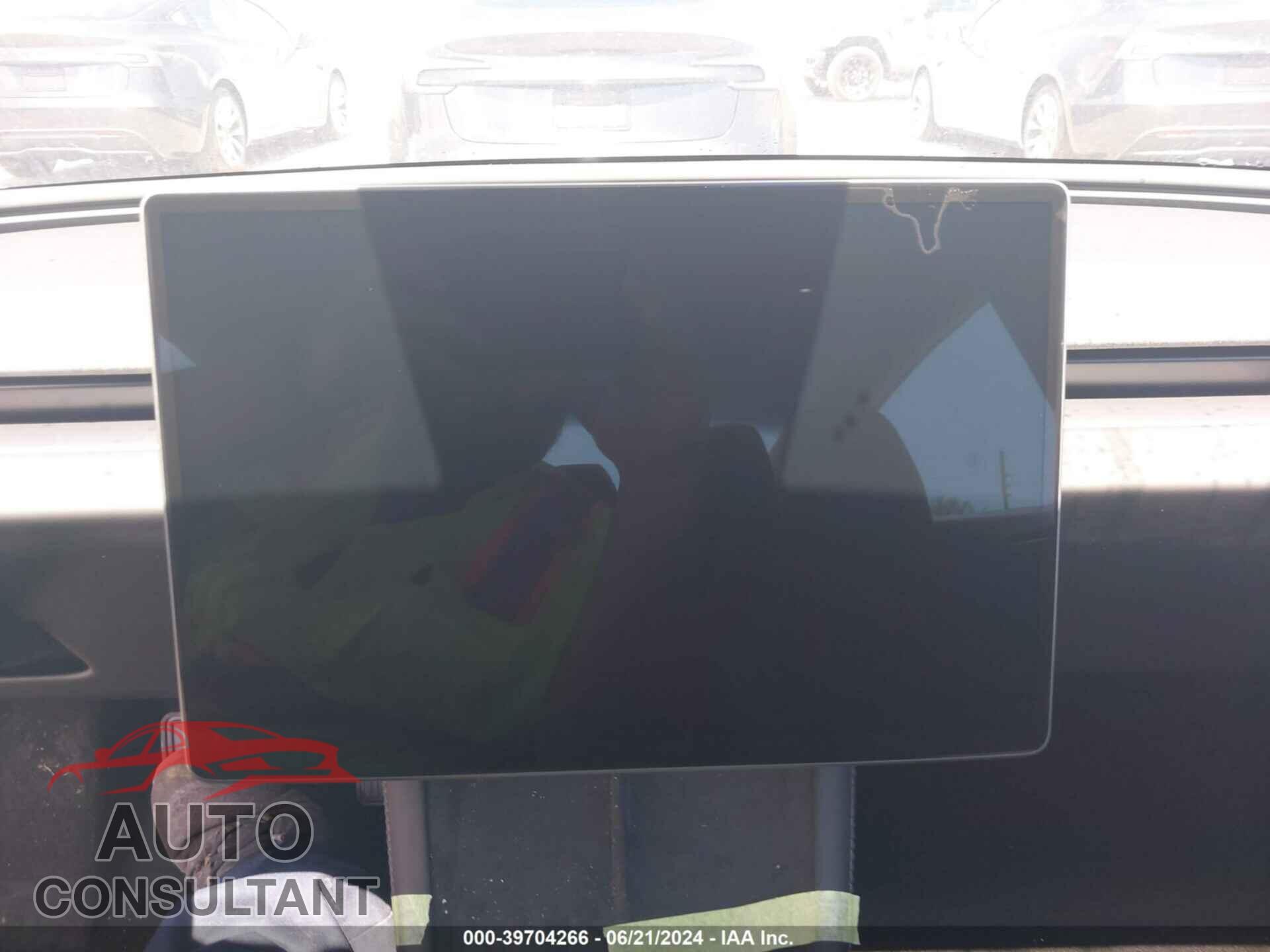 TESLA MODEL 3 2024 - 5YJ3E1EA0RF752477