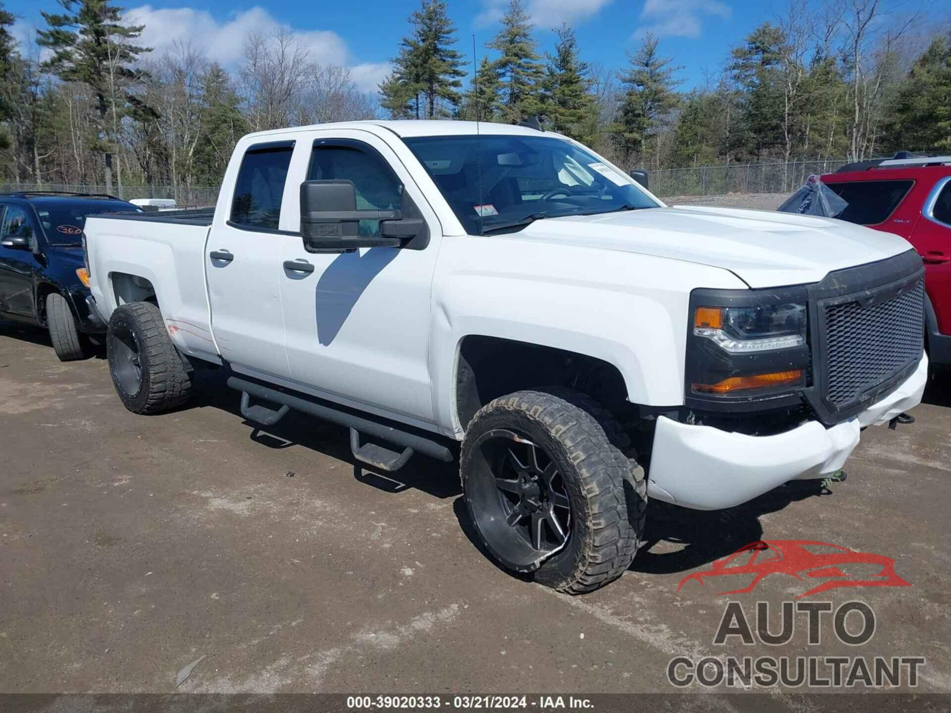 CHEVROLET SILVERADO 1500 2018 - 1GCVKPEC7JZ169666