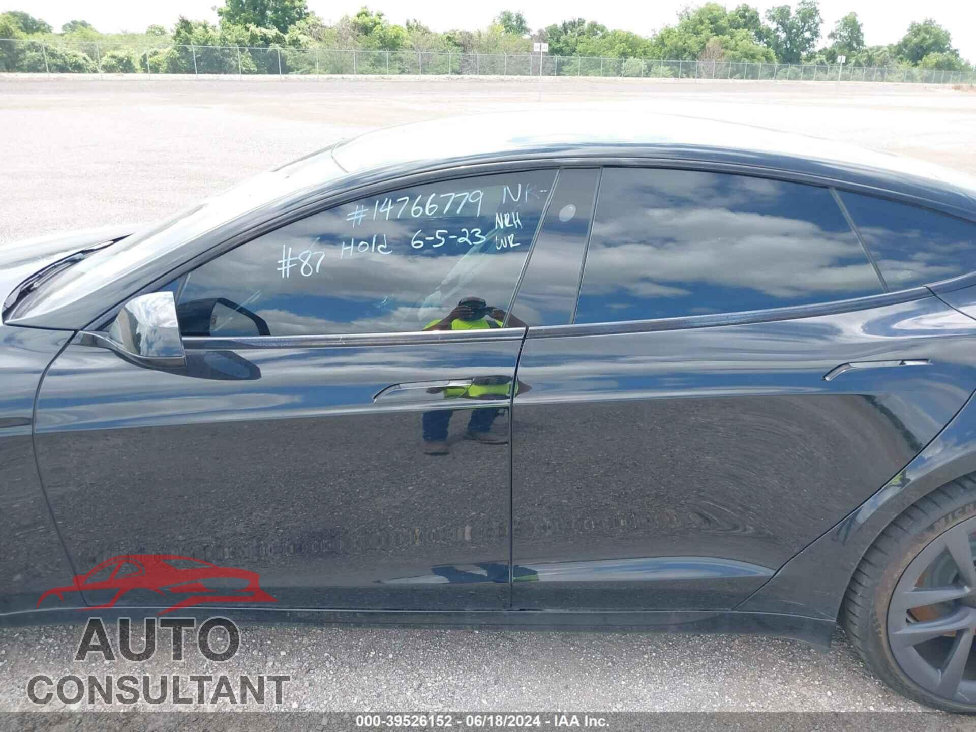 TESLA MODEL S 2021 - 5YJSA1E66MF455810