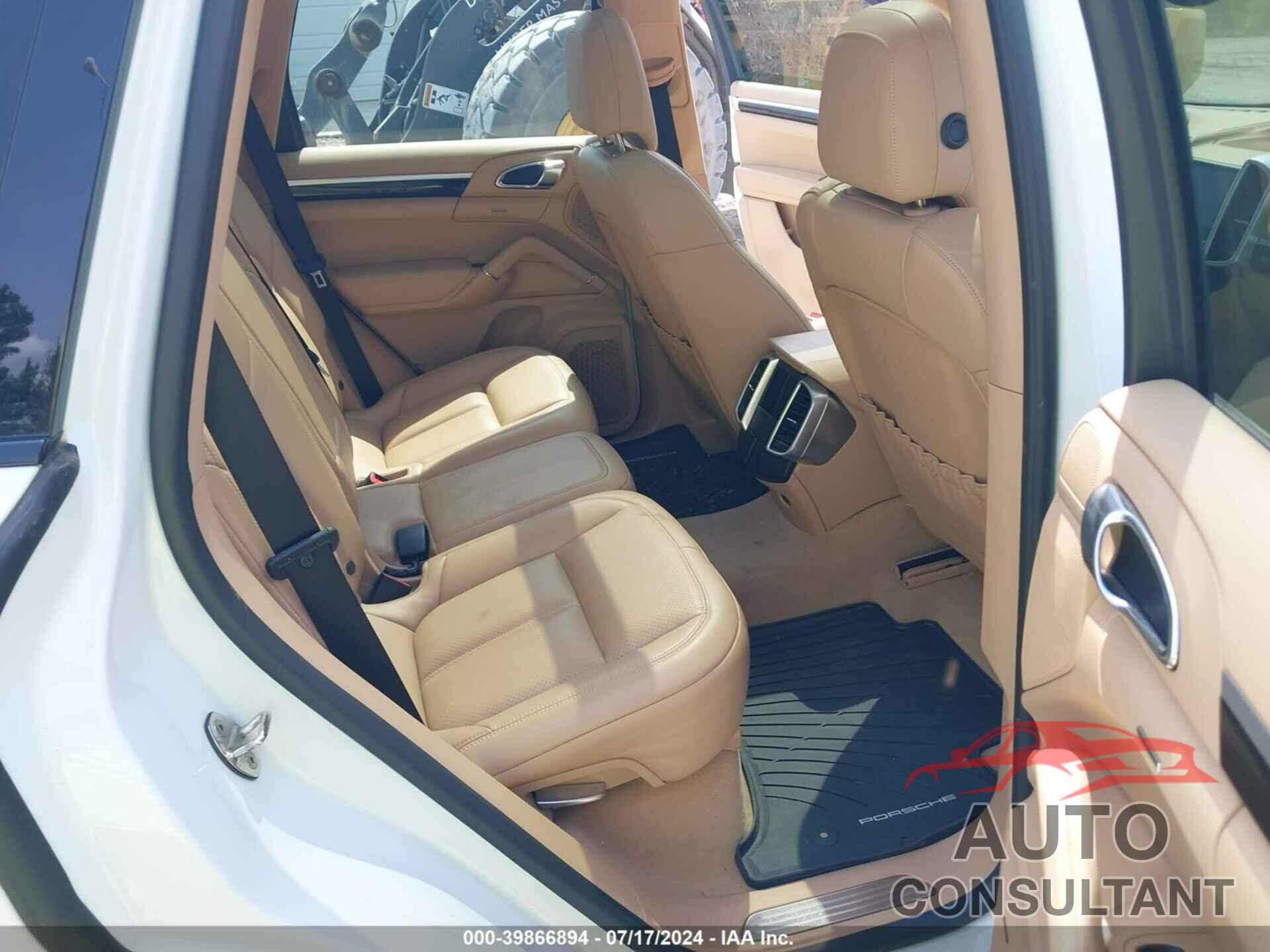 PORSCHE CAYENNE 2017 - WP1AA2A25HKA83601