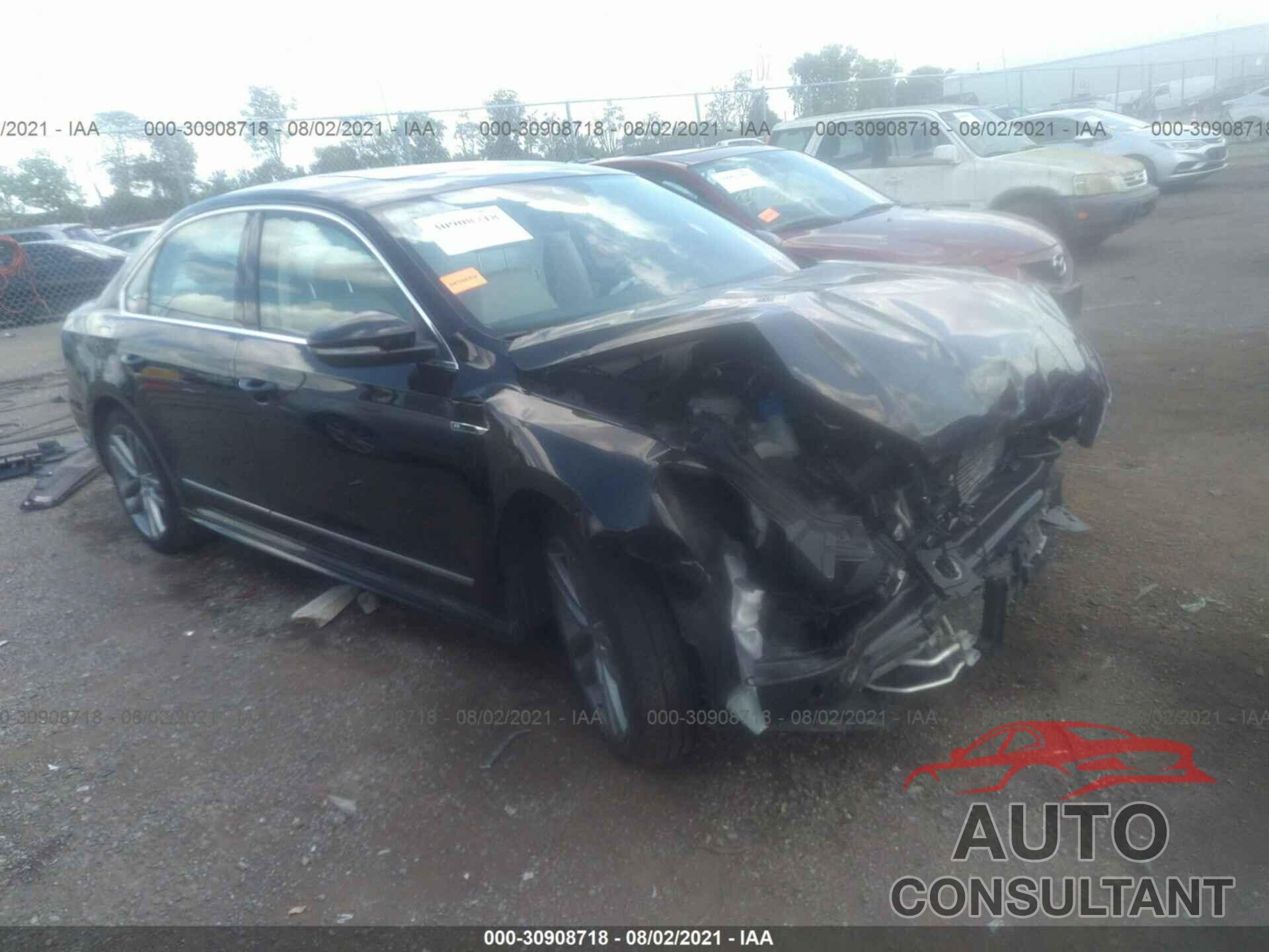 VOLKSWAGEN PASSAT 2019 - 1VWMA7A37KC007333