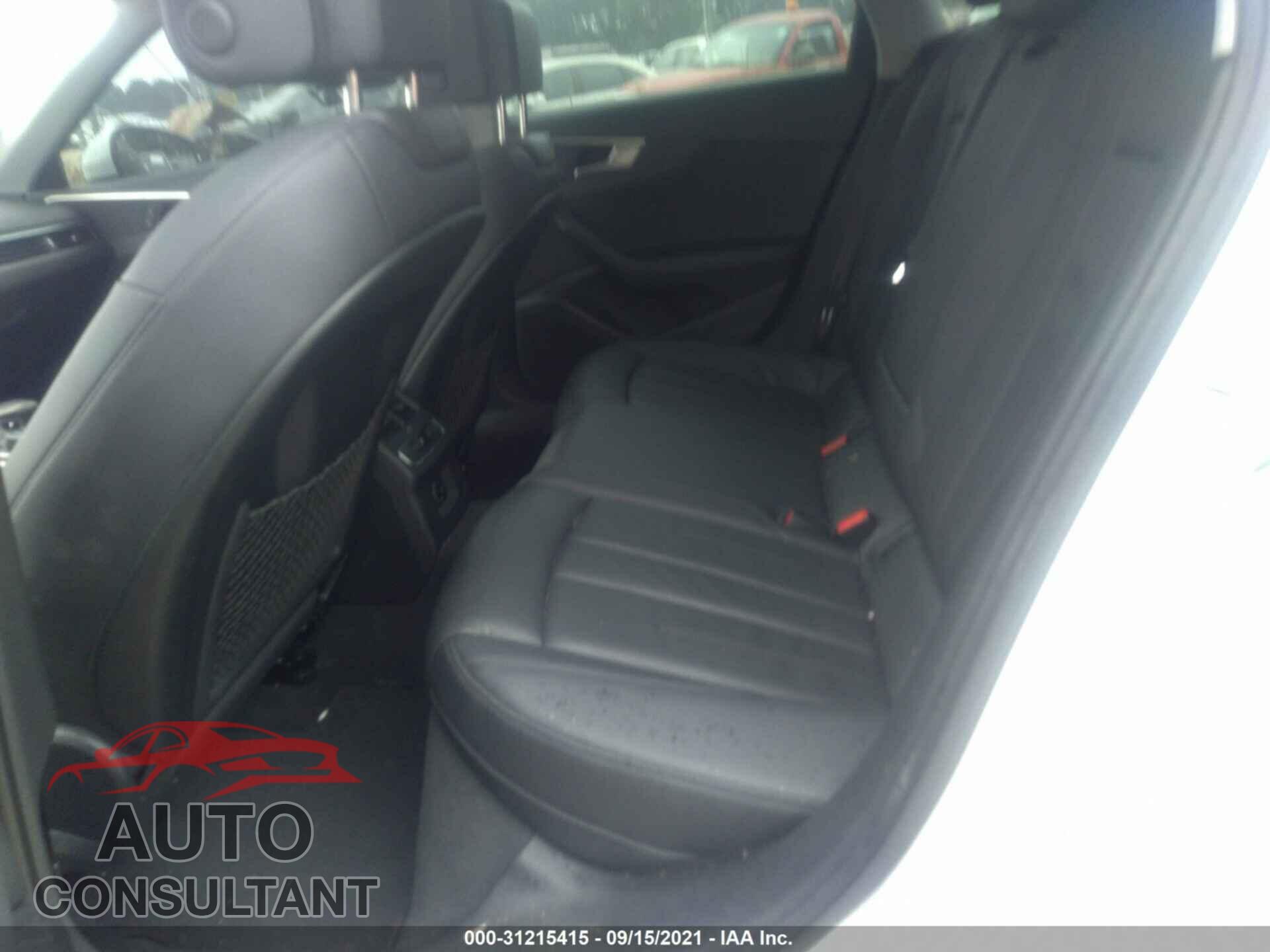 AUDI A4 2017 - WAUKMAF48HN059872