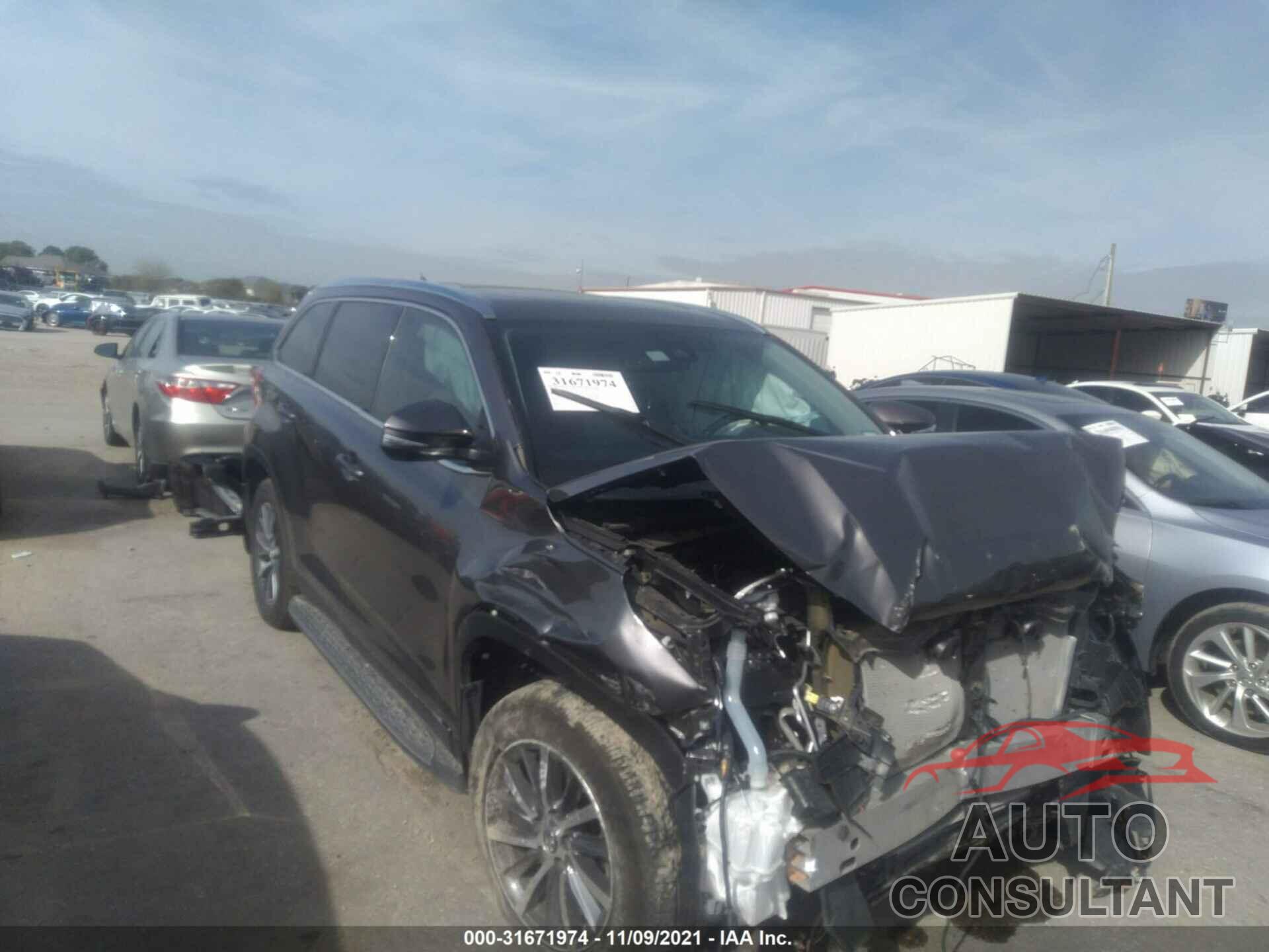 TOYOTA HIGHLANDER 2019 - 5TDKZRFH0KS553408