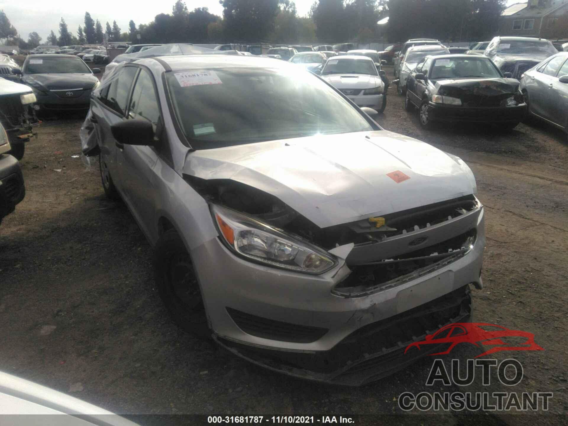 FORD FOCUS 2018 - 1FADP3E27JL271152