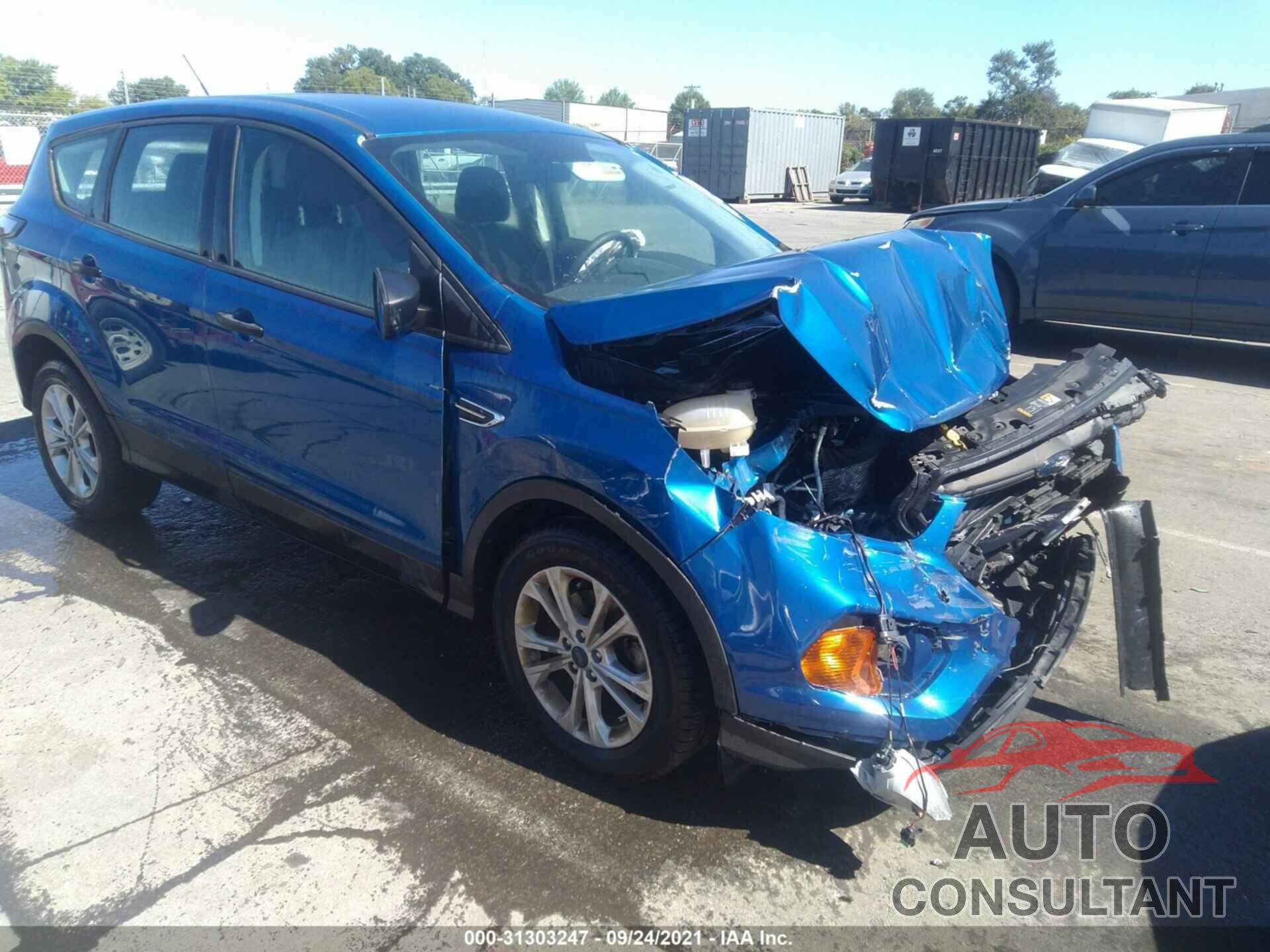 FORD ESCAPE 2017 - 1FMCU0F71HUE00798