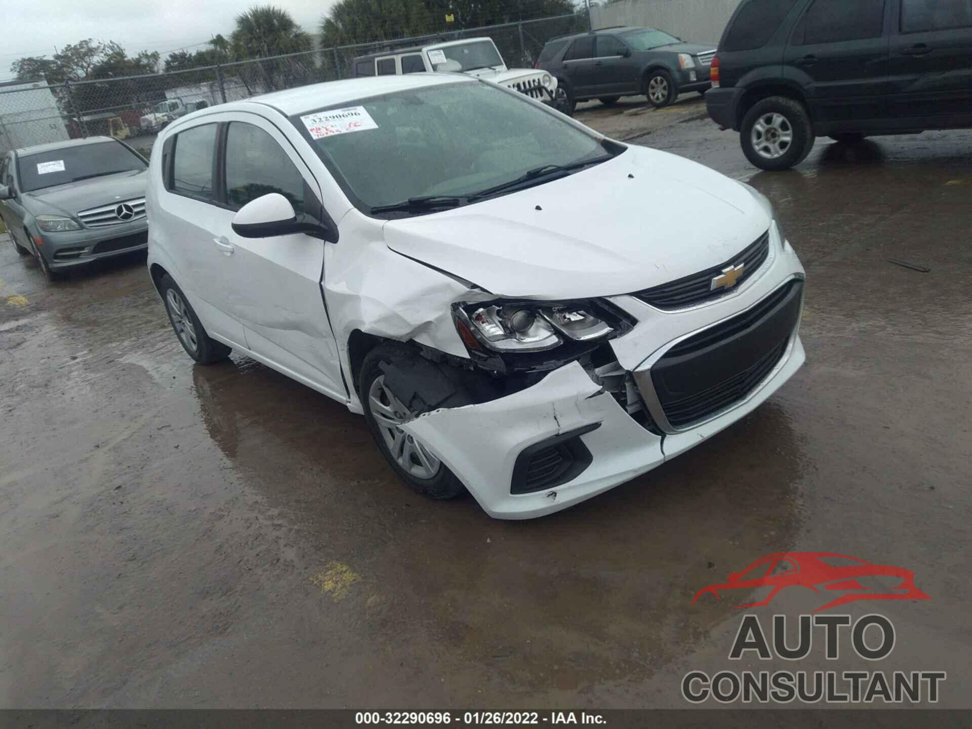 CHEVROLET SONIC 2017 - 1G1JG6SH5H4168882