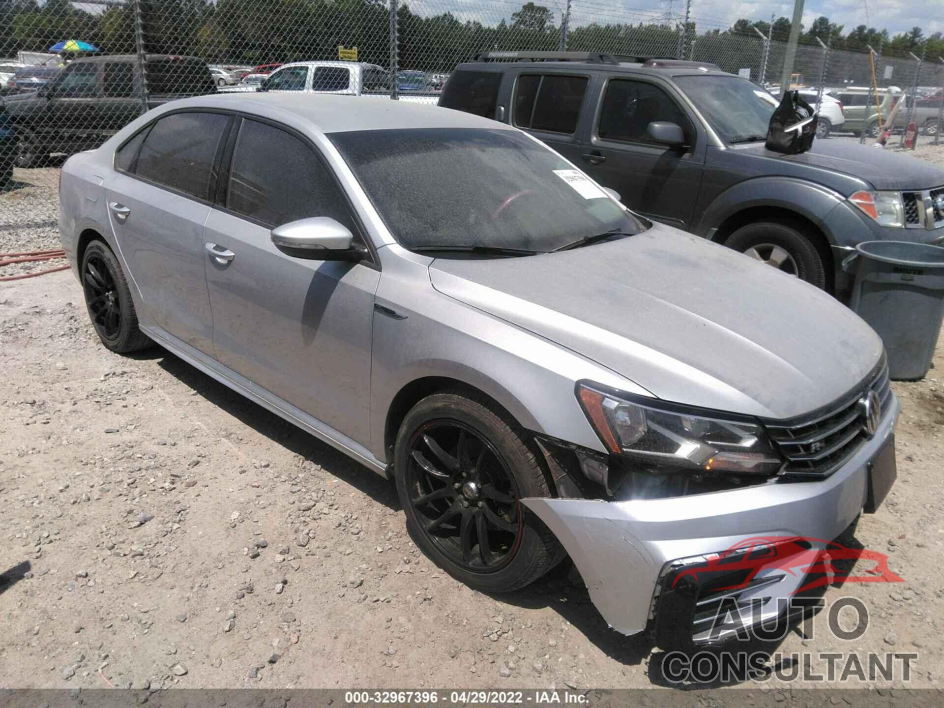 VOLKSWAGEN PASSAT 2018 - 1VWAA7A31JC034335