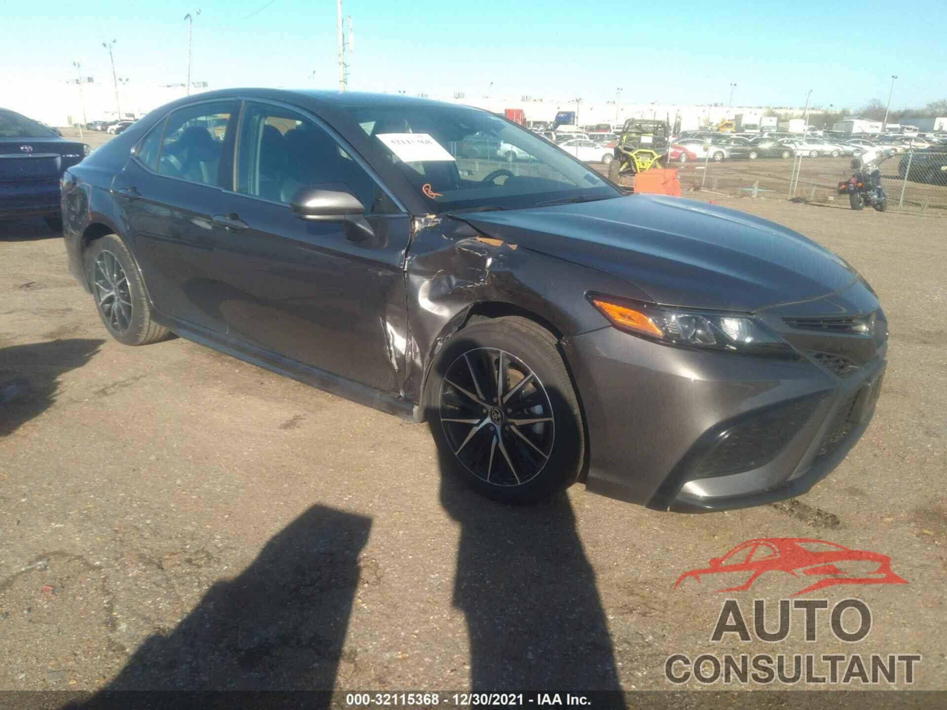 TOYOTA CAMRY 2021 - 4T1G11AK8MU466402