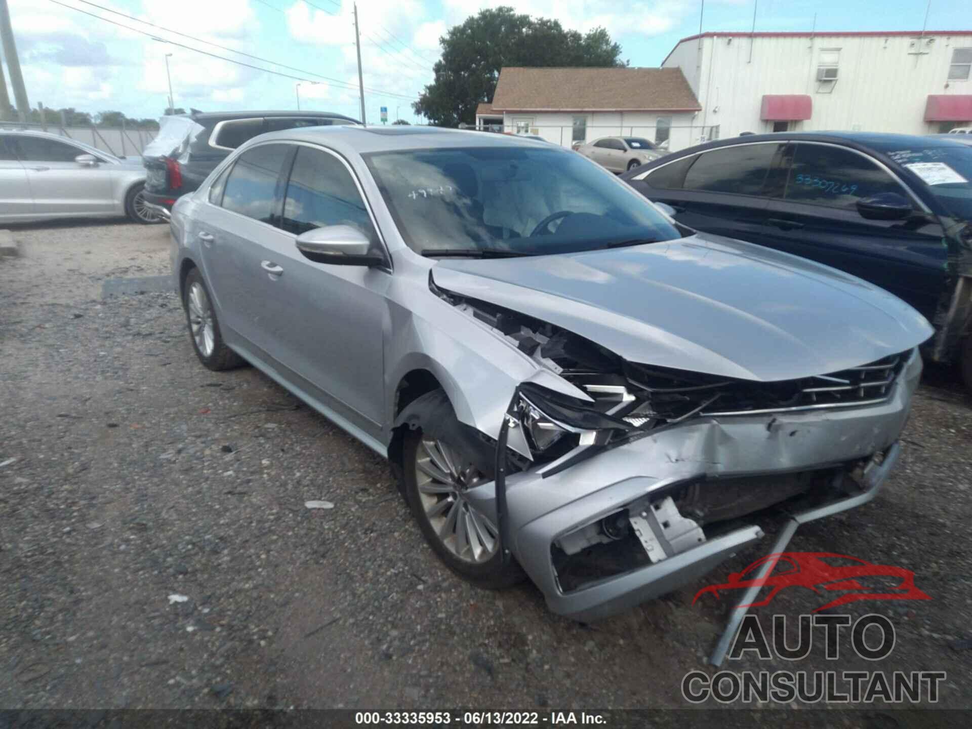 VOLKSWAGEN PASSAT 2017 - 1VWBT7A39HC076485