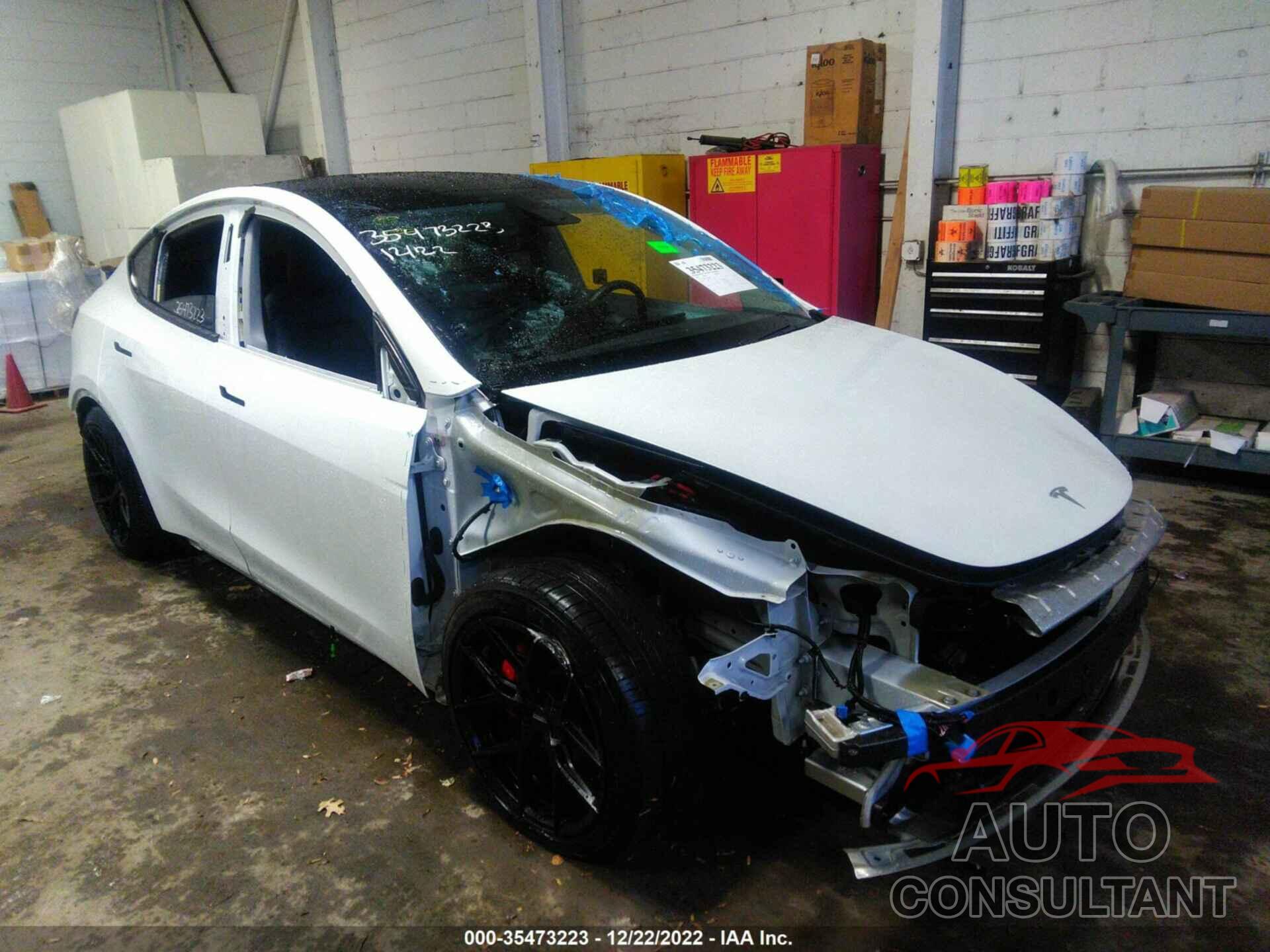 TESLA MODEL Y 2020 - 5YJYGDEFXLF050140