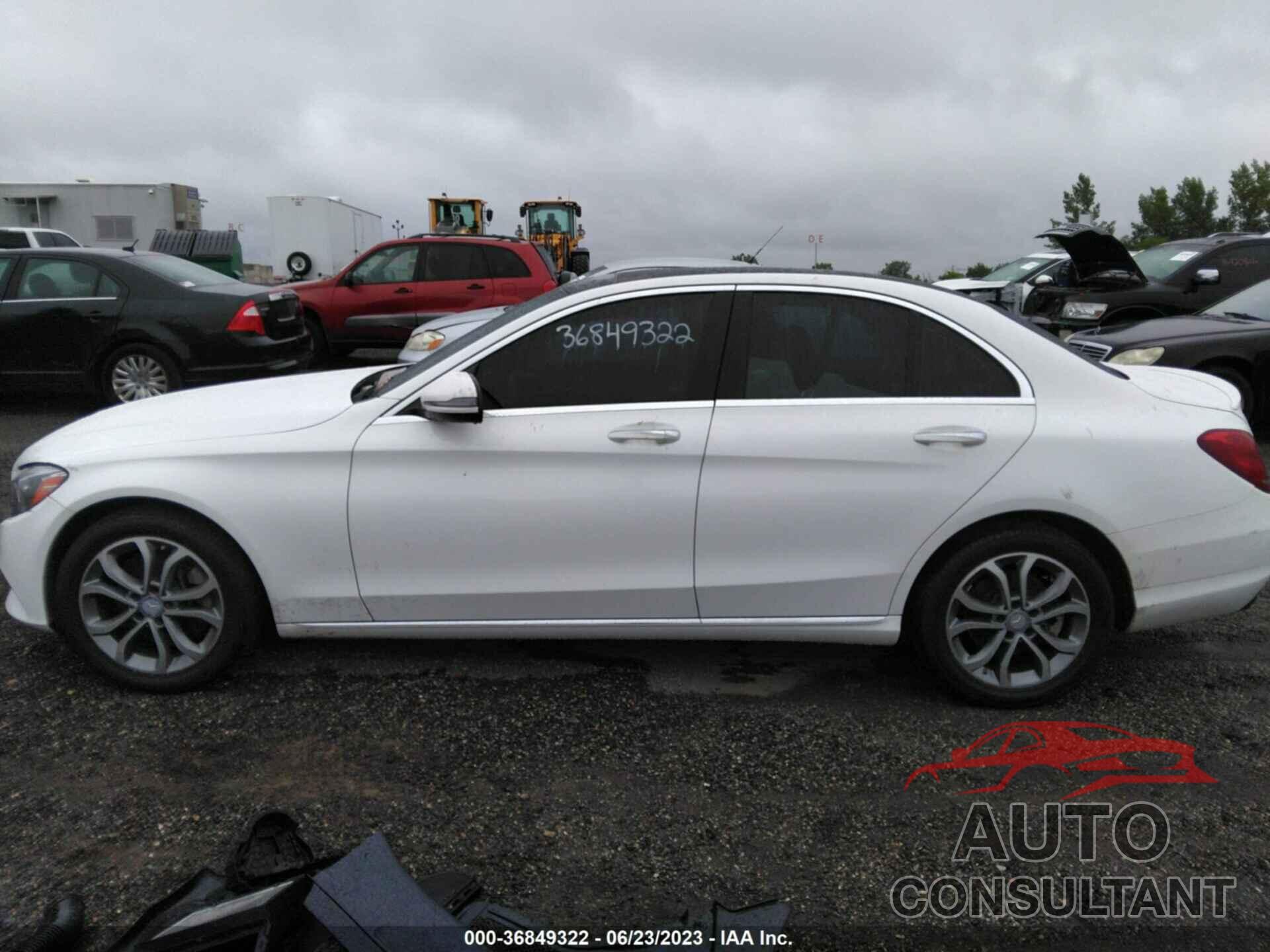 MERCEDES-BENZ C 300 2016 - 55SWF4KB0GU119014