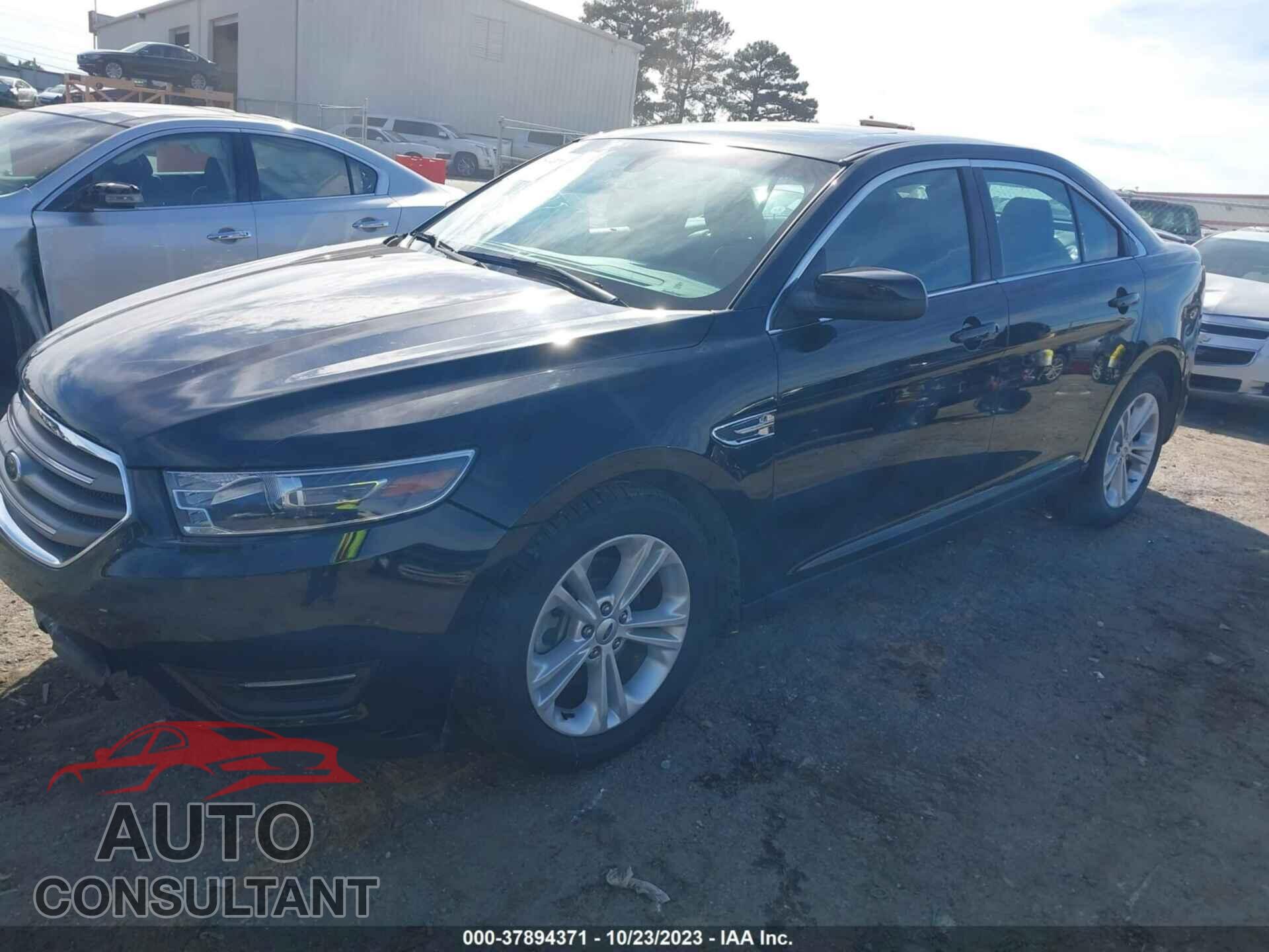 FORD TAURUS 2018 - 1FAHP2E85JG110954