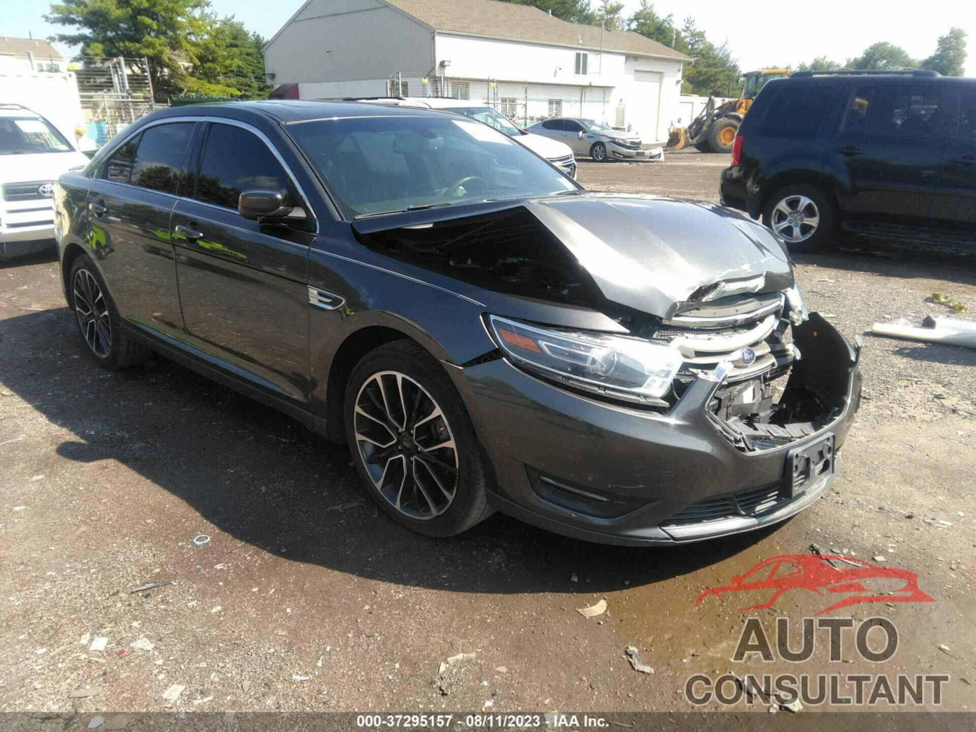 FORD TAURUS 2018 - 1FAHP2H81JG105004