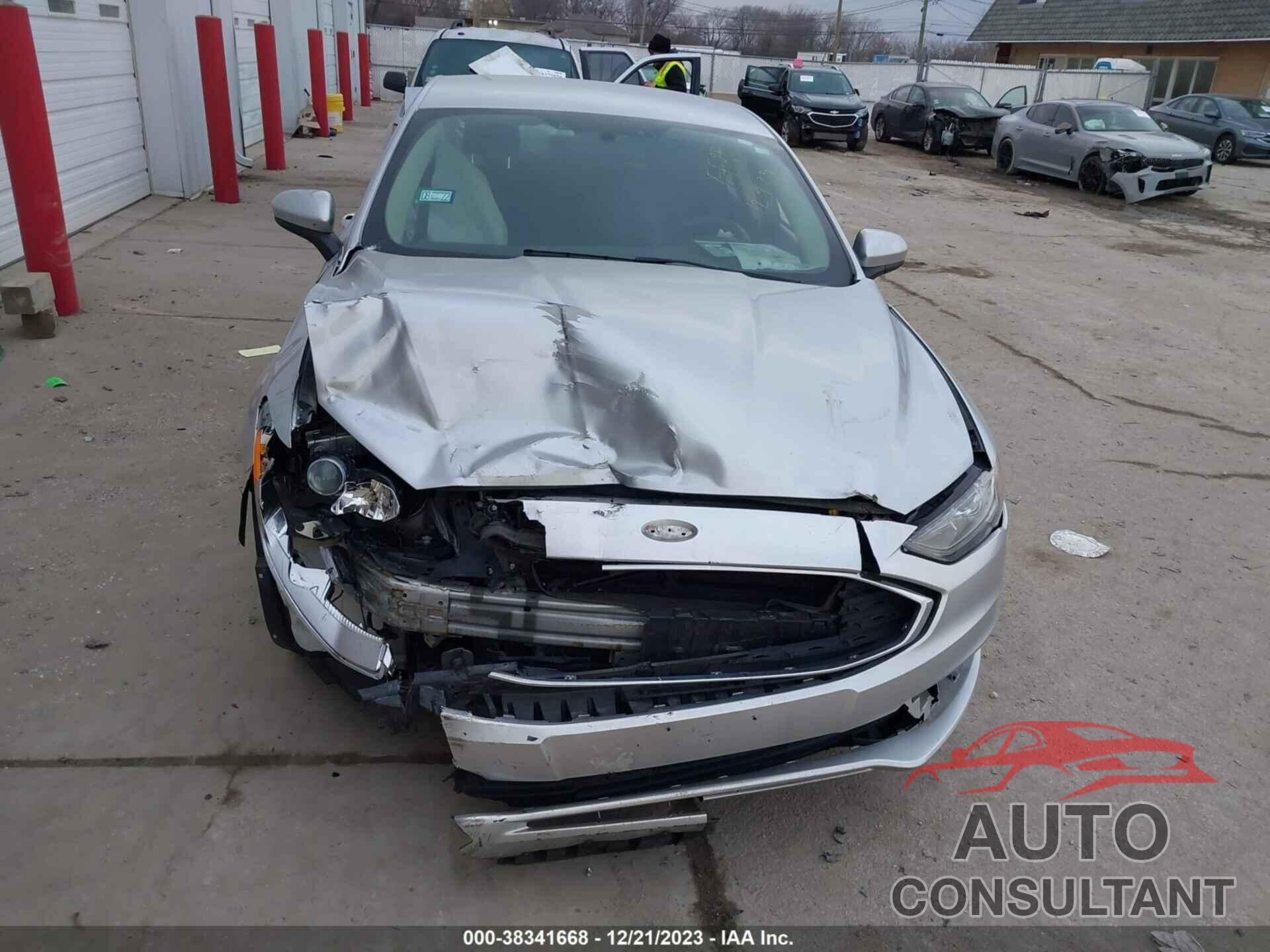 FORD FUSION HYBRID 2018 - 3FA6P0LU2JR209252