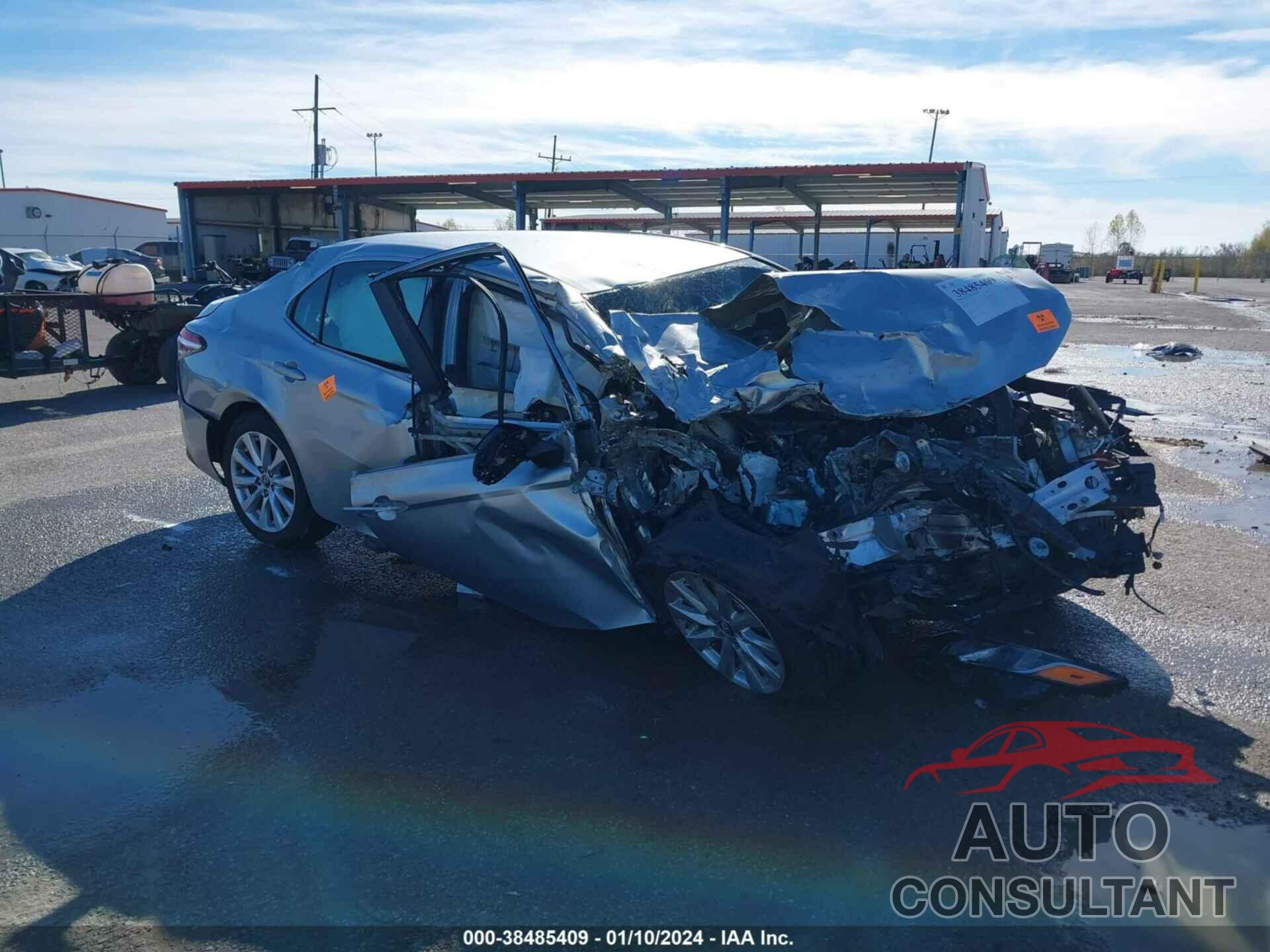 TOYOTA CAMRY 2018 - 4T1B11HK2JU502600