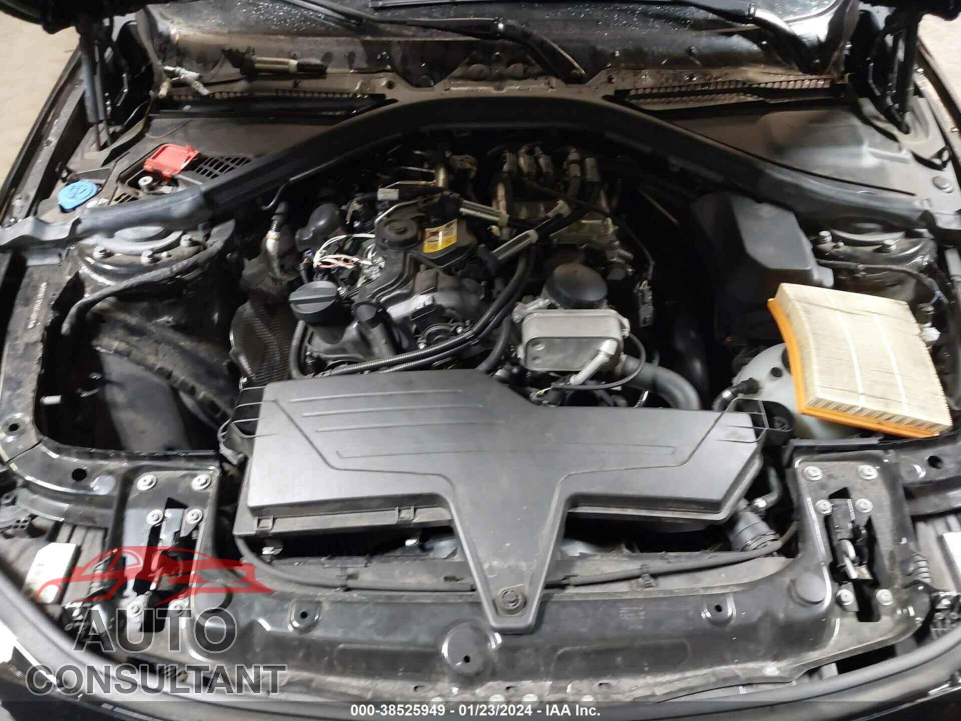 BMW 320 2018 - WBA8A3C56JA488615