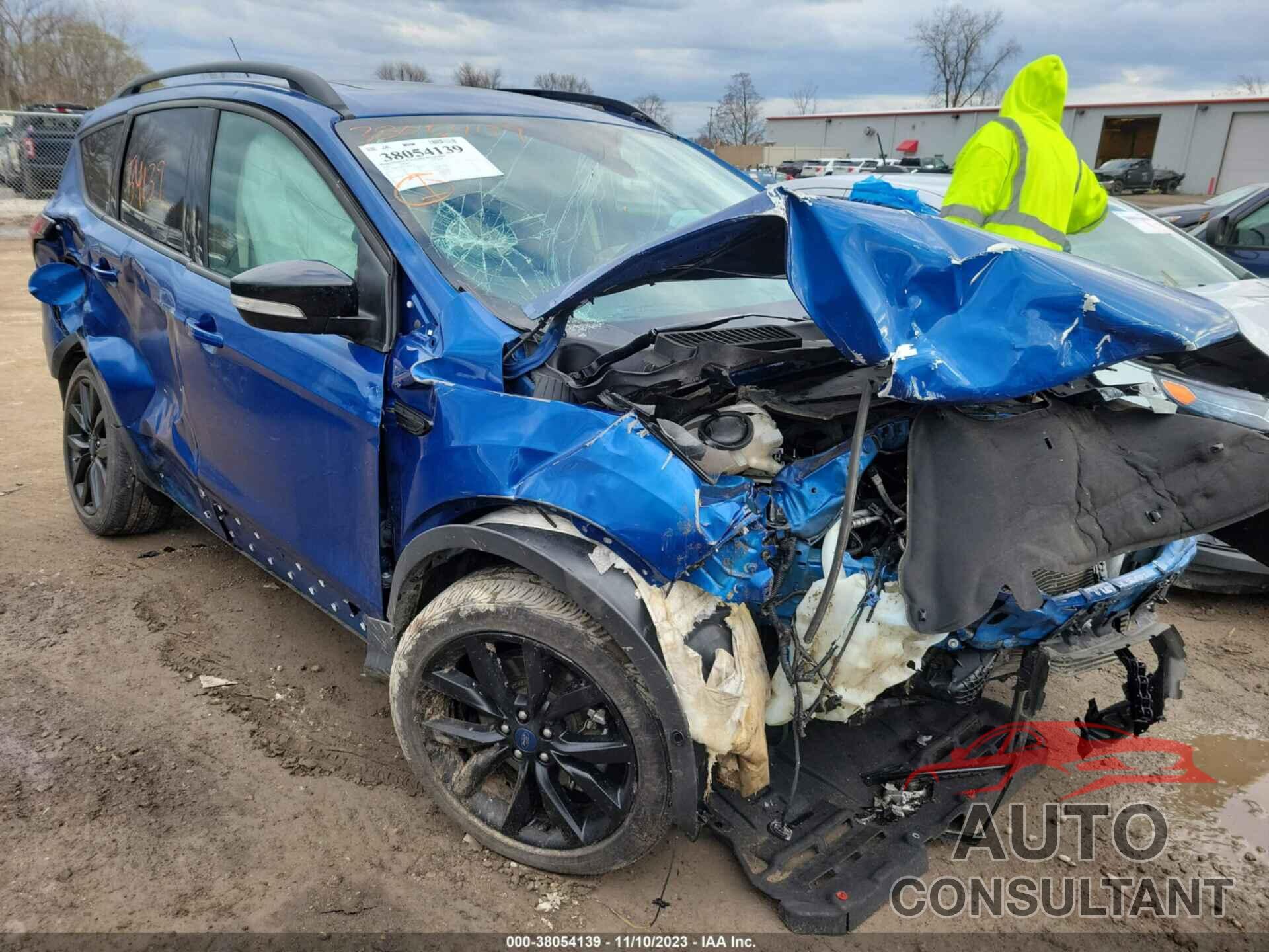 FORD ESCAPE 2019 - 1FMCU9J97KUB71726