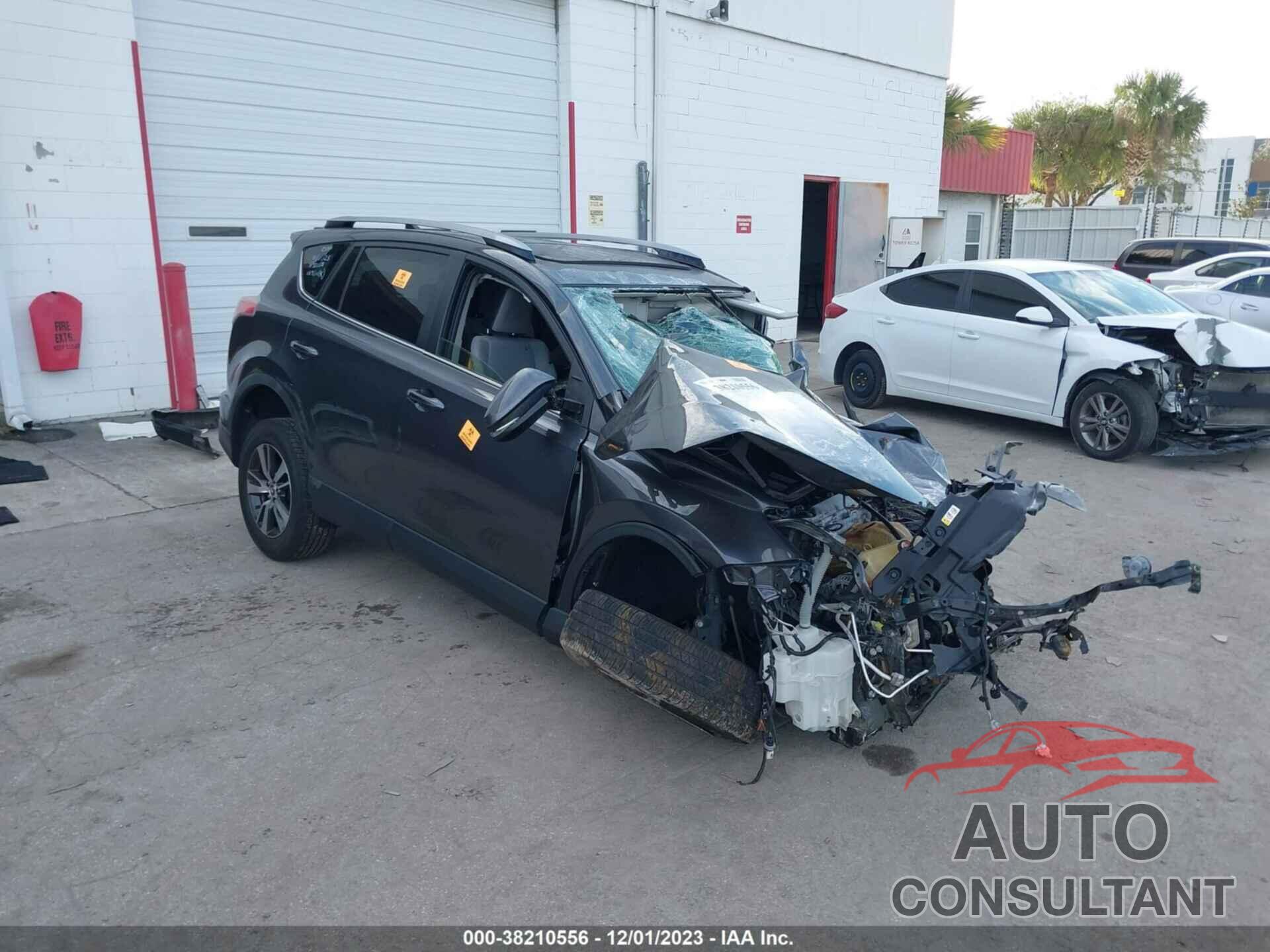 TOYOTA RAV4 2018 - JTMWFREV0JD128847