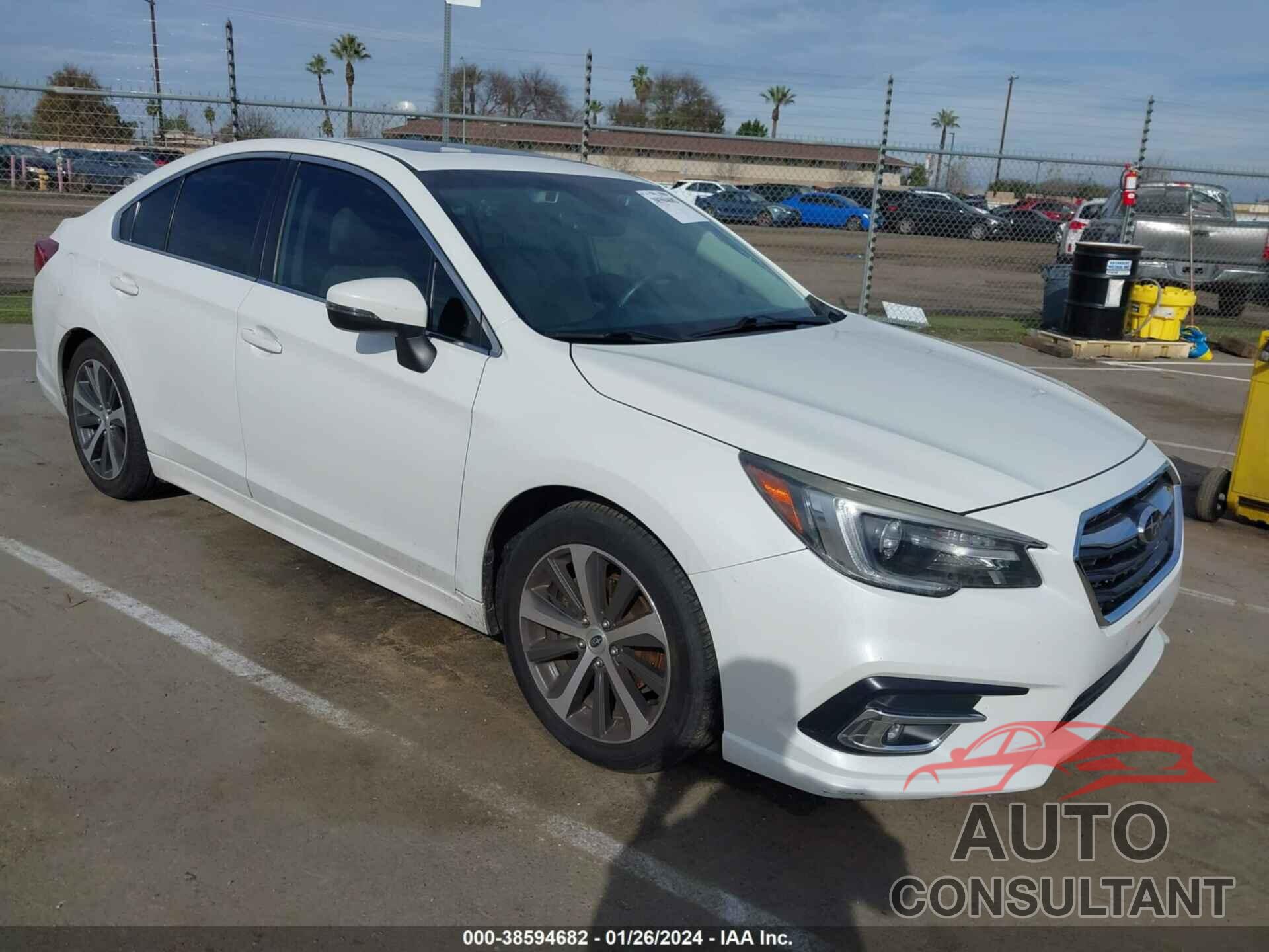 SUBARU LEGACY 2018 - 4S3BNAN61J3044425