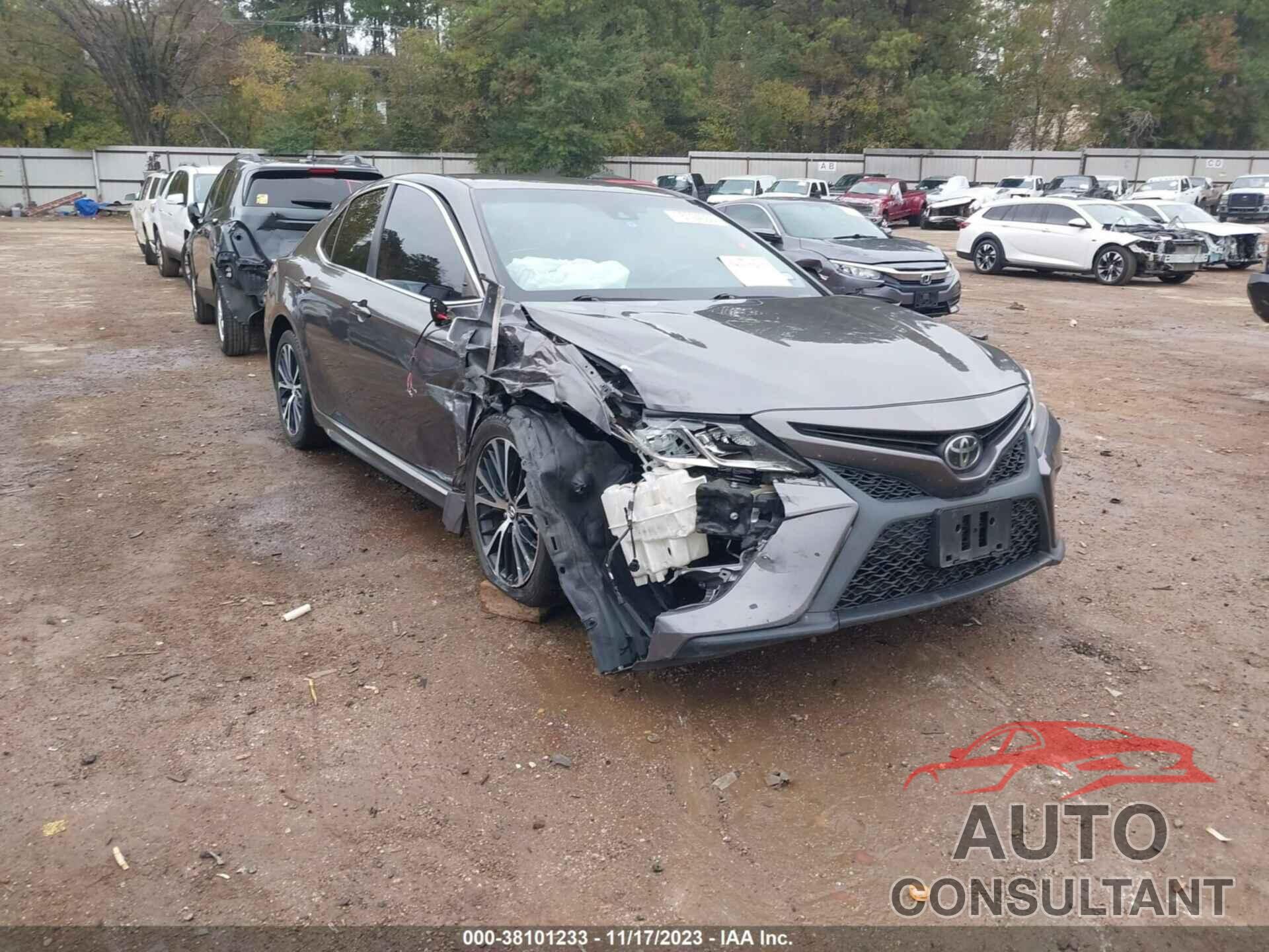 TOYOTA CAMRY 2018 - 4T1B11HK5JU571359
