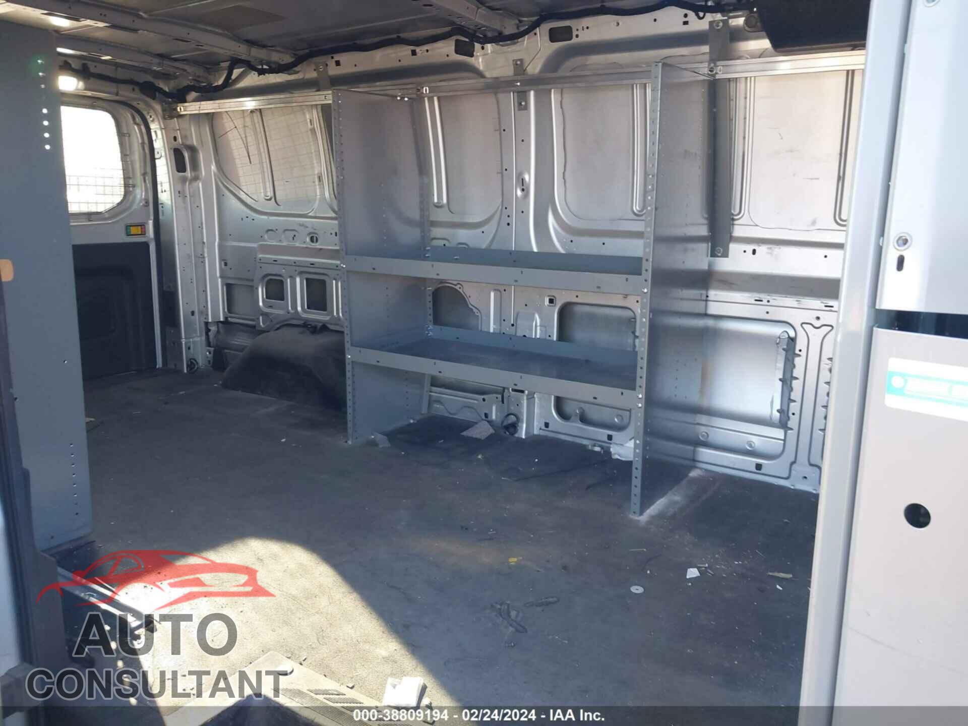 FORD TRANSIT-150 2018 - 1FTYE2YM3JKA80701