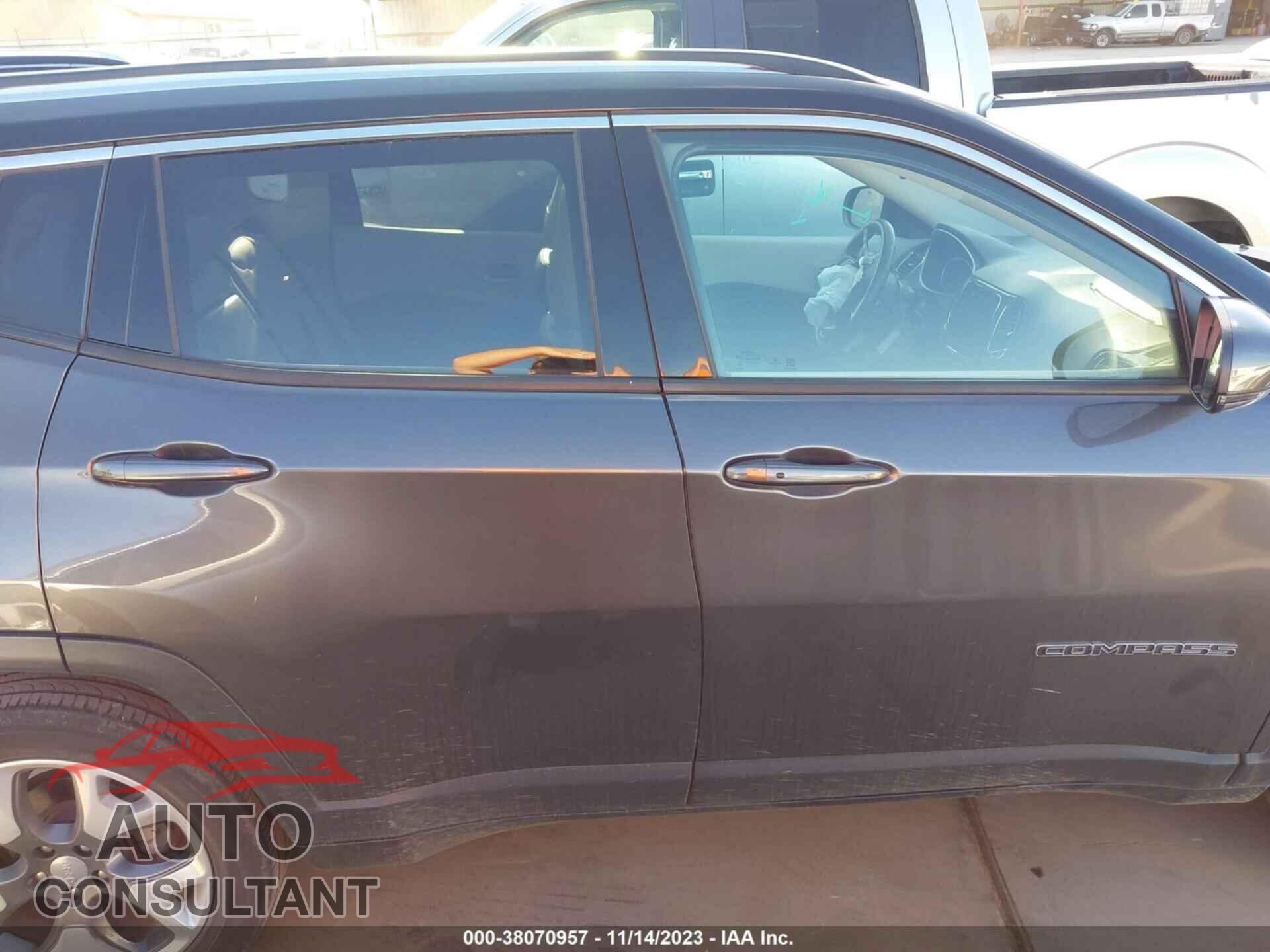 JEEP COMPASS 2021 - 3C4NJCCBXMT548985