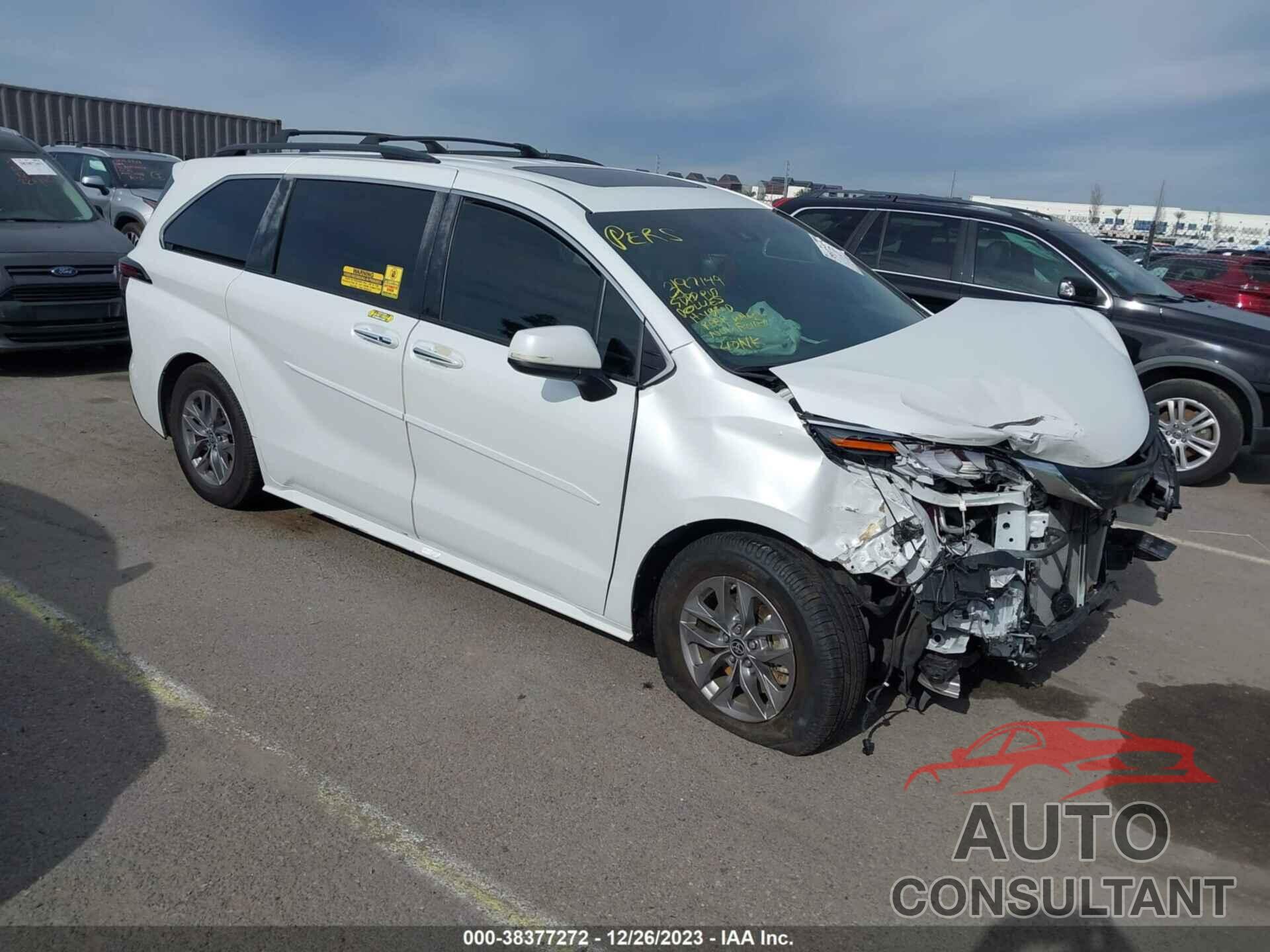 TOYOTA SIENNA 2023 - 5TDYRKEC6PS138592