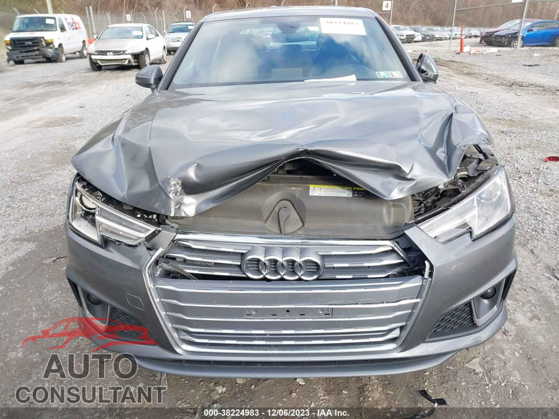 AUDI A4 2019 - WAUDNAF49KA022883