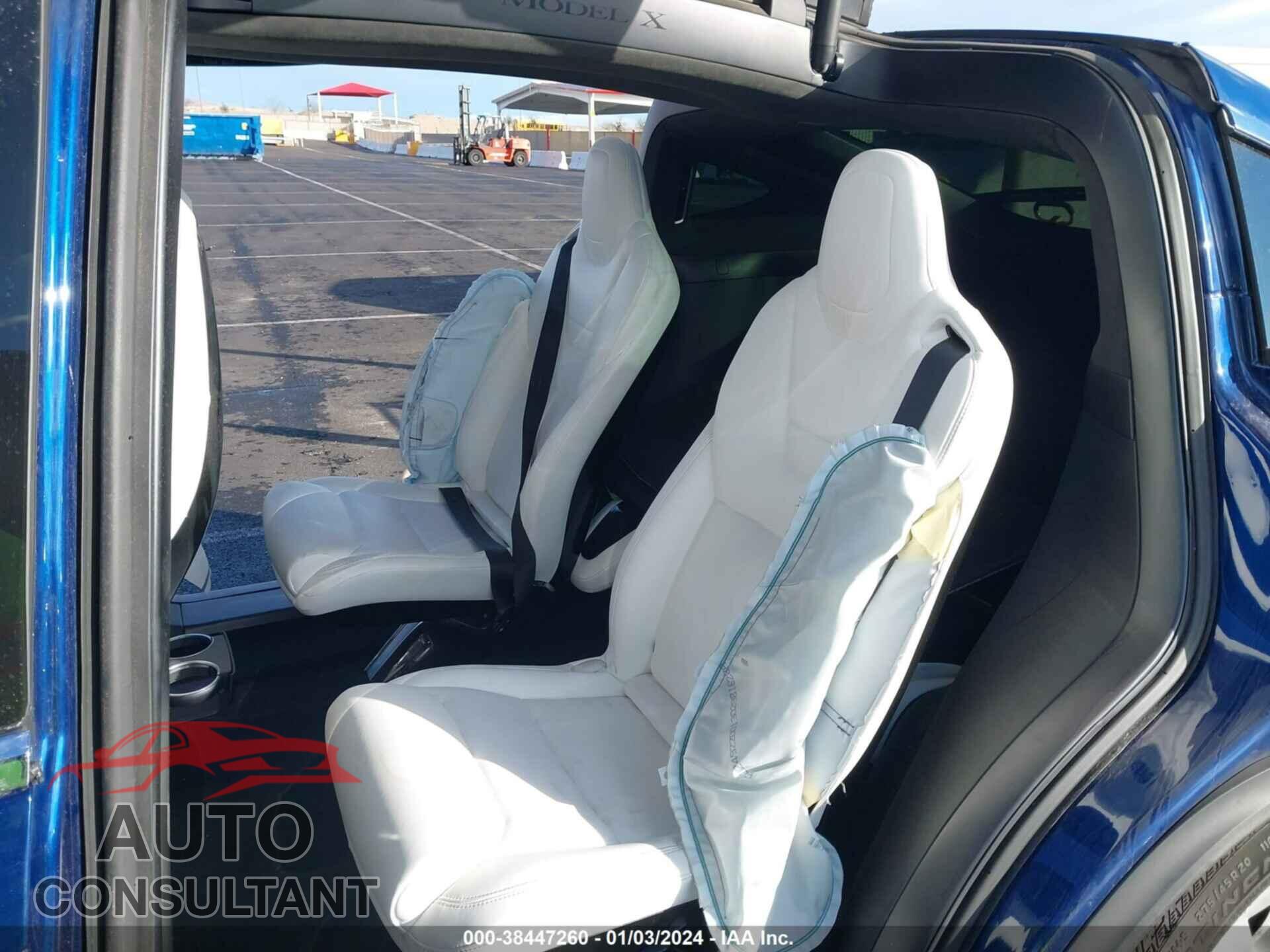 TESLA MODEL X 2017 - 5YJXCBE21HF040161