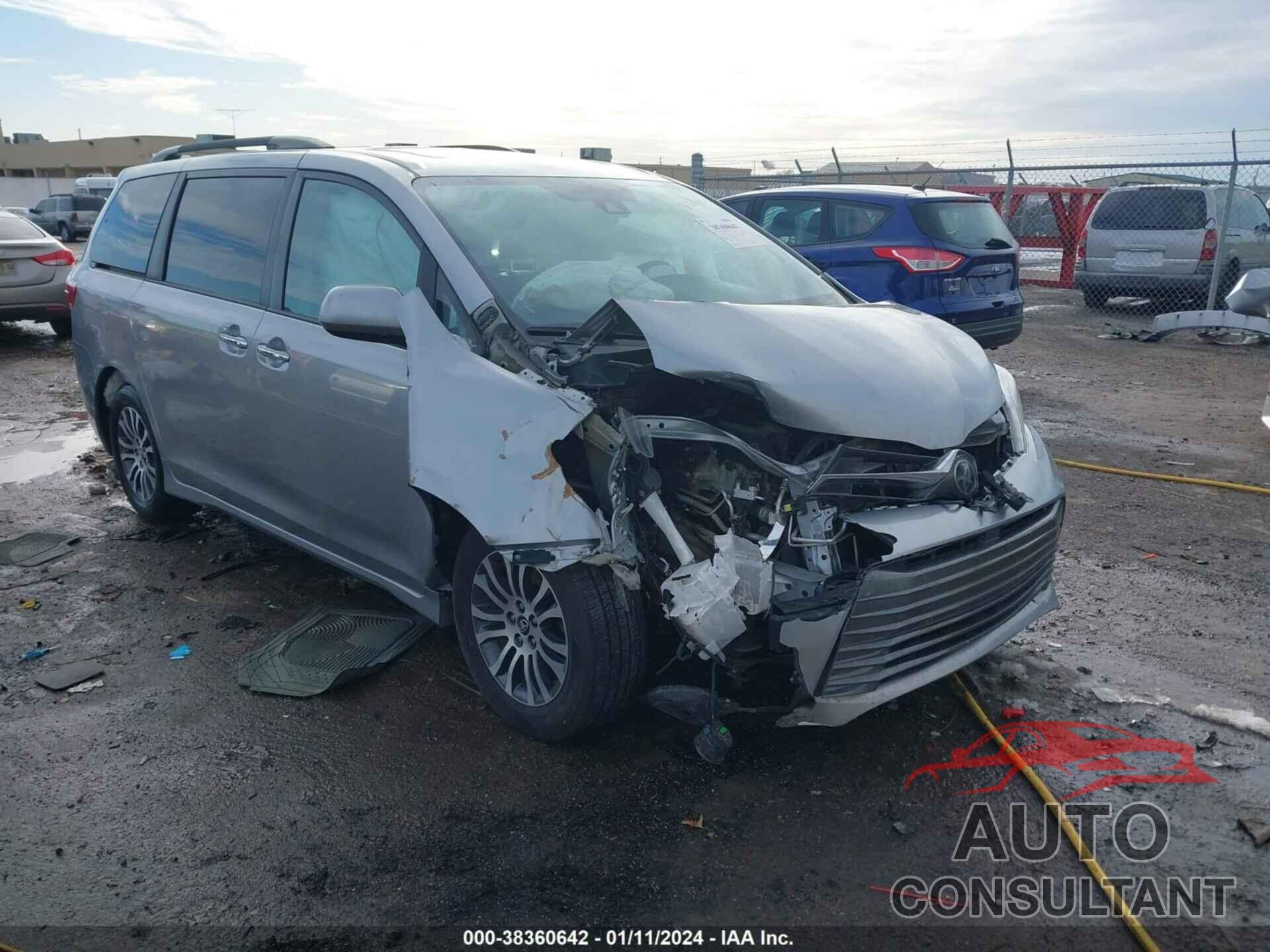 TOYOTA SIENNA 2018 - 5TDYZ3DC7JS946674