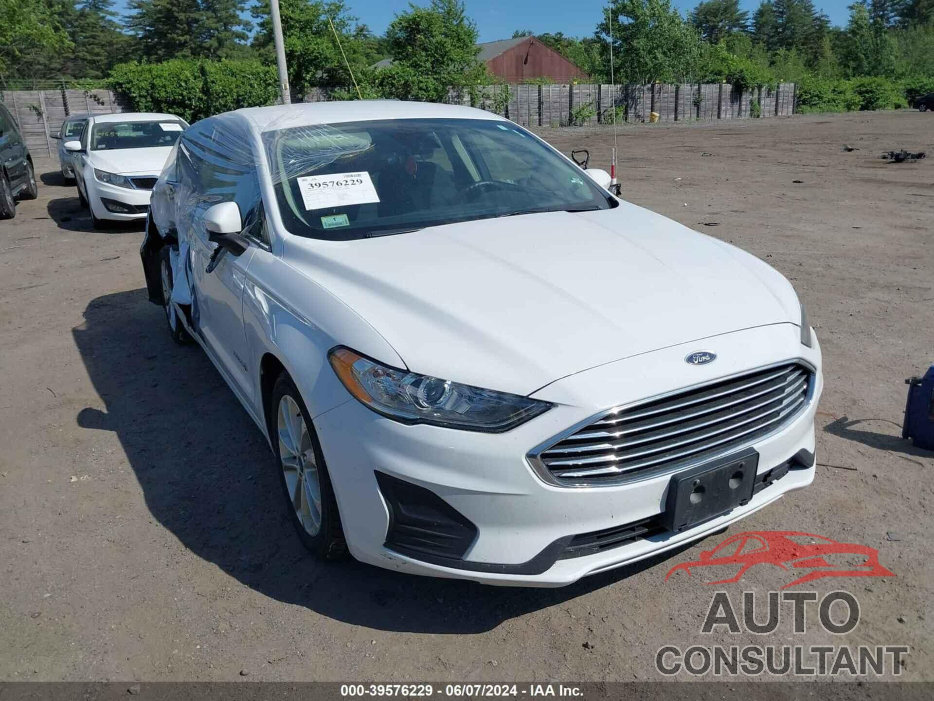 FORD FUSION HYBRID 2019 - 3FA6P0LU6KR210891