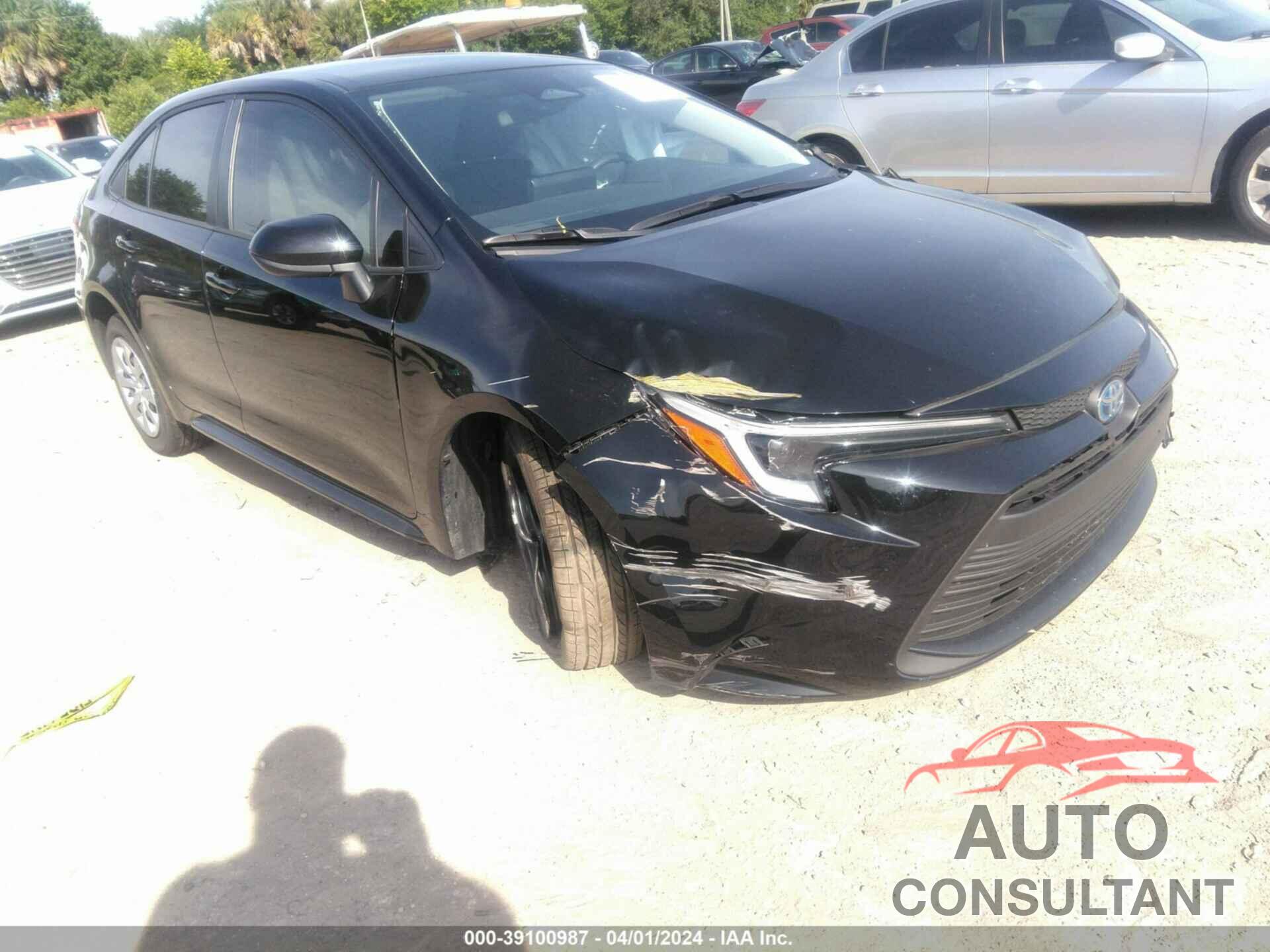 TOYOTA COROLLA 2023 - JTDBCMFE6PJ012619