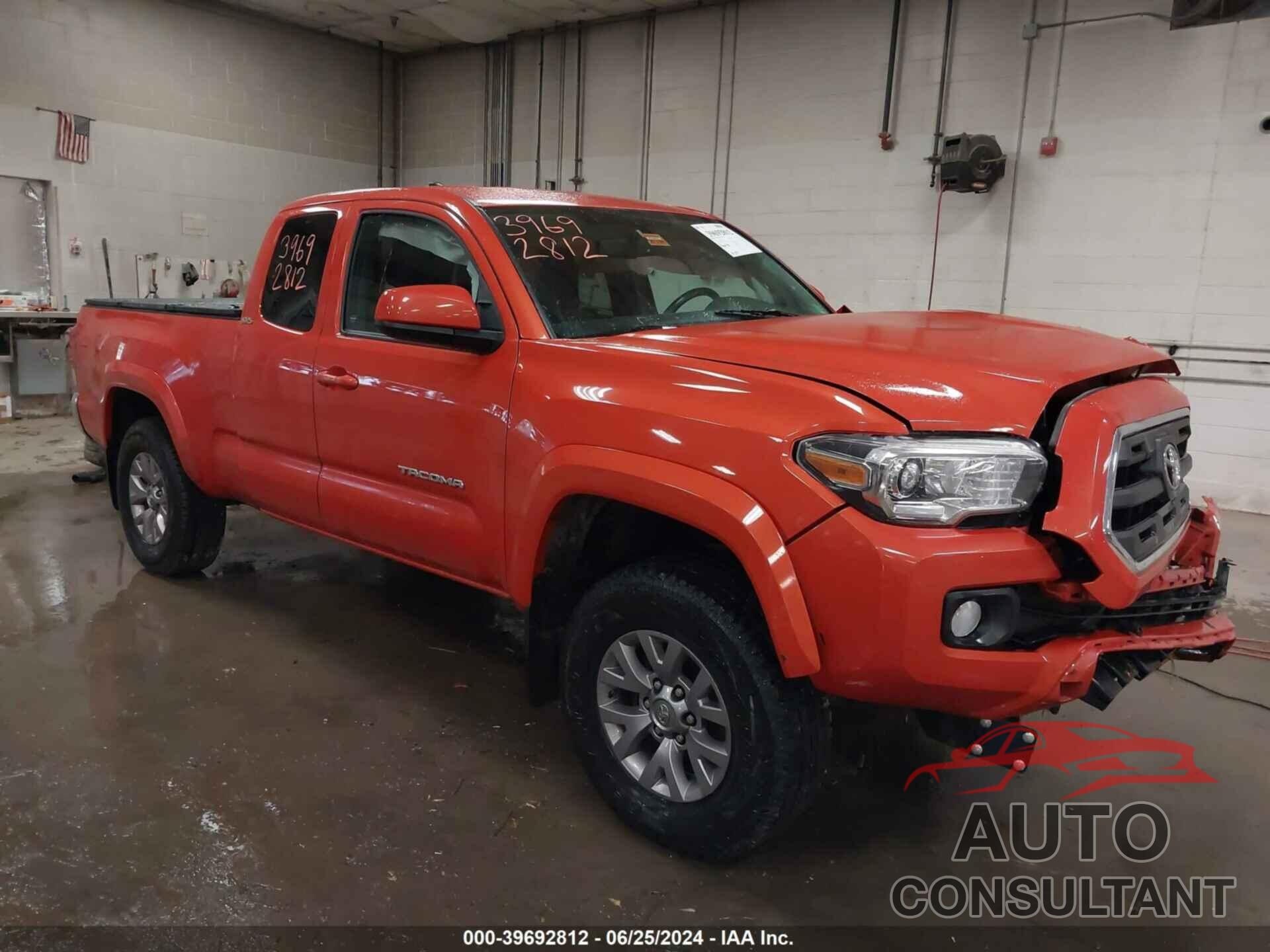 TOYOTA TACOMA 2017 - 5TFSZ5ANXHX070856