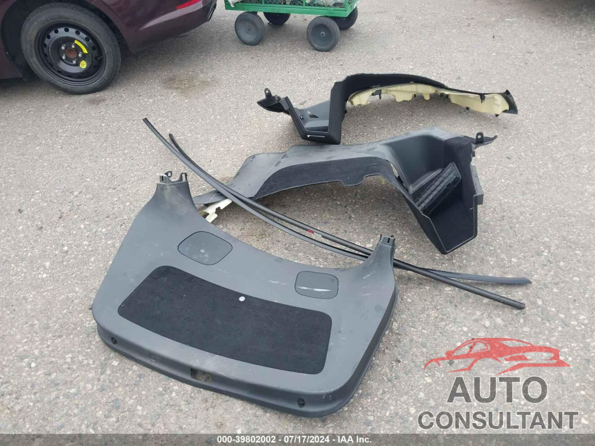 TESLA MODEL Y 2021 - 5YJYGDEE8MF266500