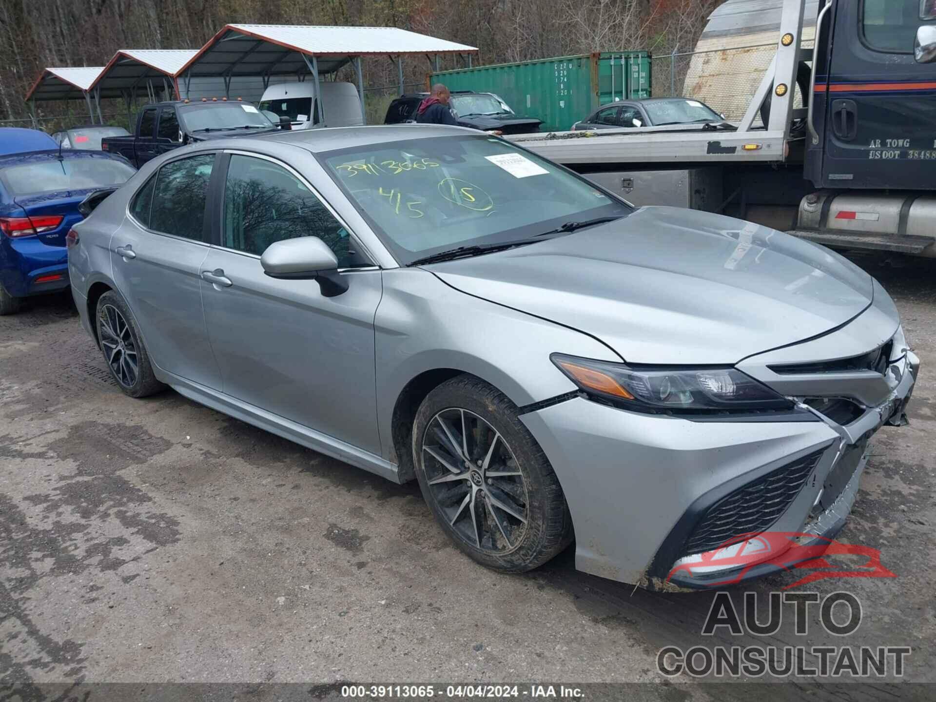 TOYOTA CAMRY 2021 - 4T1G11AK8MU455870
