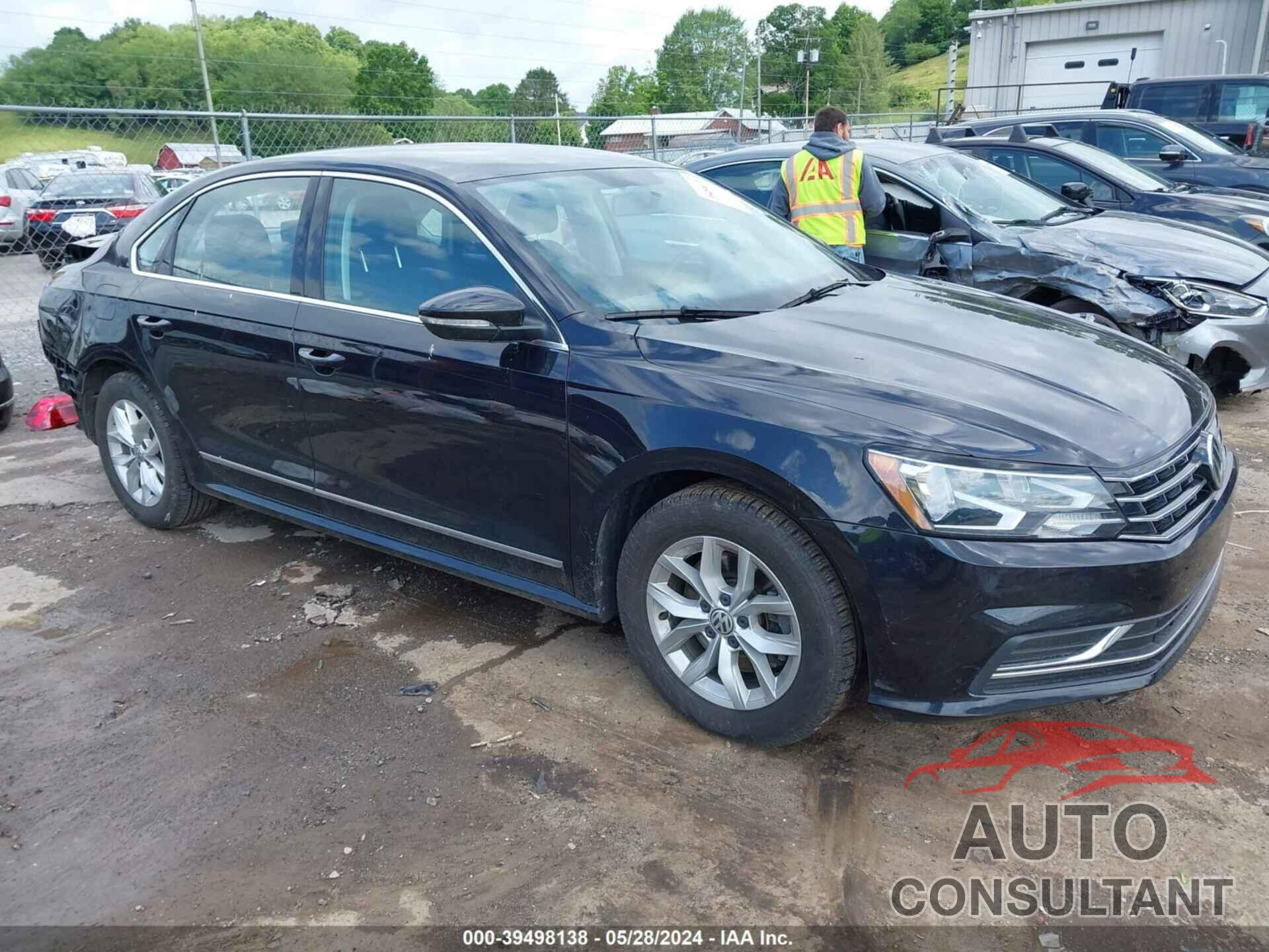 VOLKSWAGEN PASSAT 2017 - 1VWAT7A39HC068494