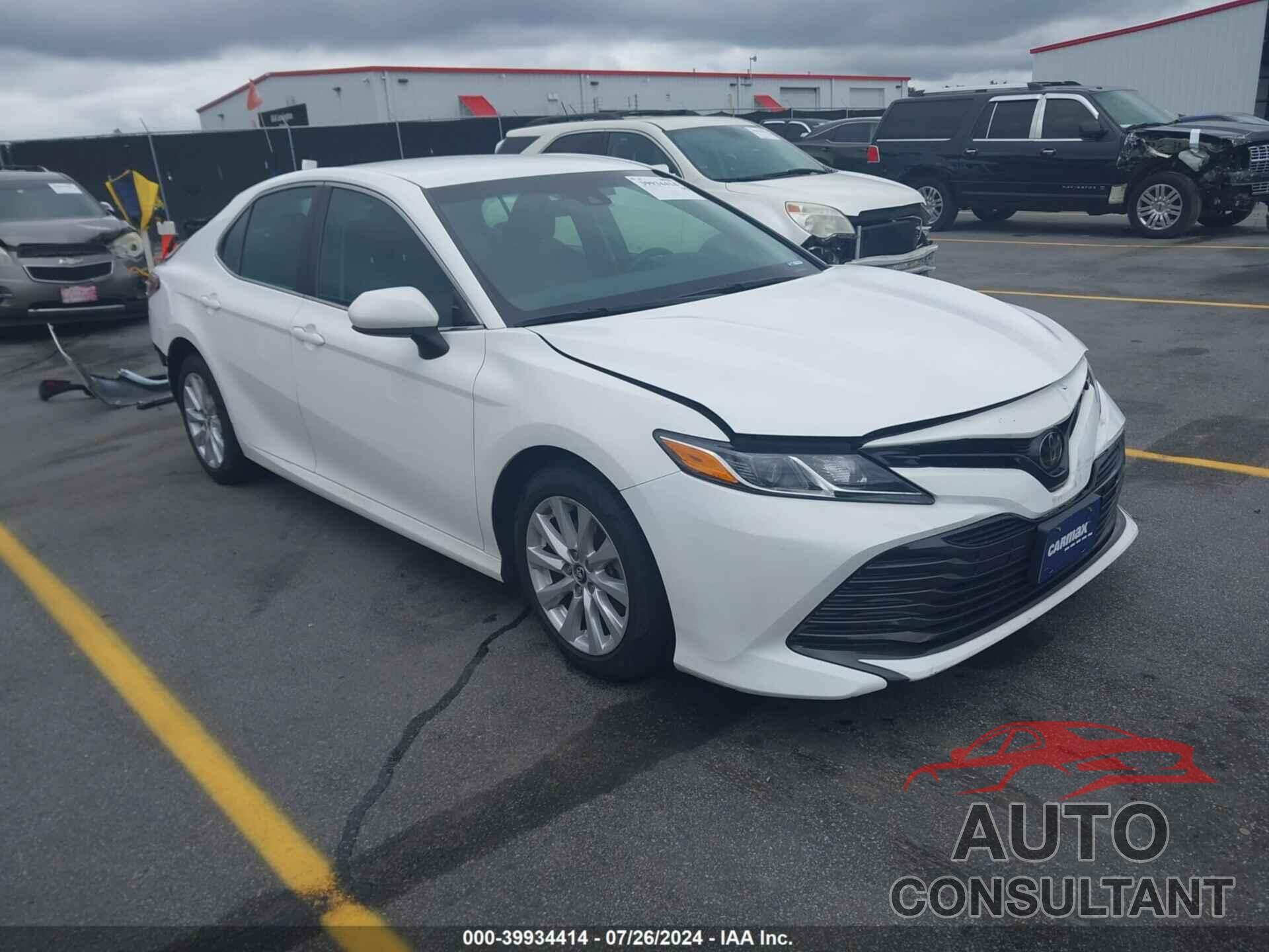 TOYOTA CAMRY 2018 - 4T1B11HK0JU616210