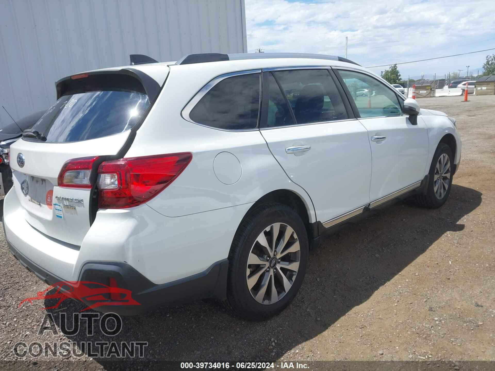 SUBARU OUTBACK 2018 - 4S4BSETCXJ3213832