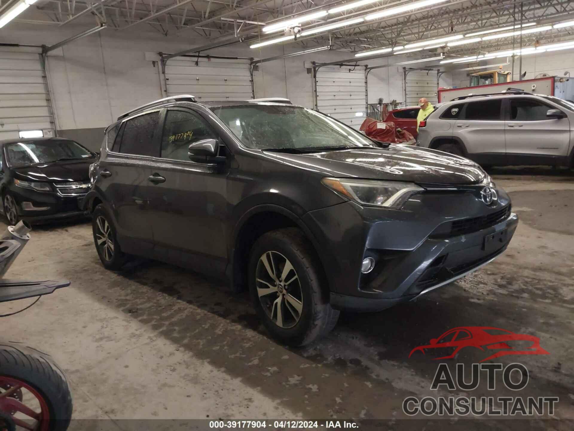 TOYOTA RAV4 2016 - JTMRFREV5GJ093522