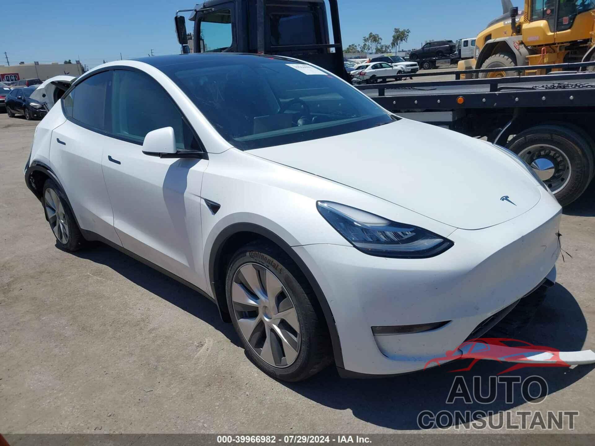 TESLA MODEL Y 2021 - 5YJYGDEEXMF243509