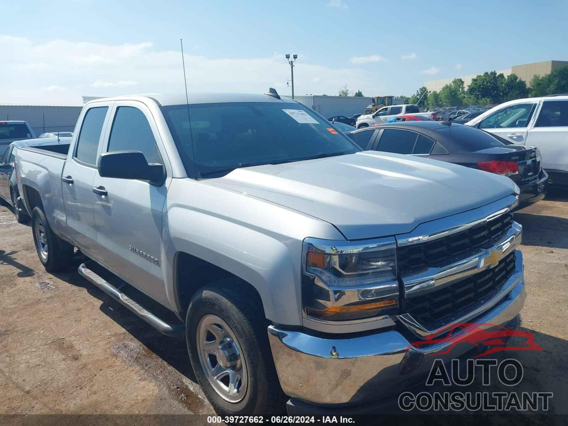 CHEVROLET SILVERADO 1500 2018 - 1GCRCNEH3JZ337334