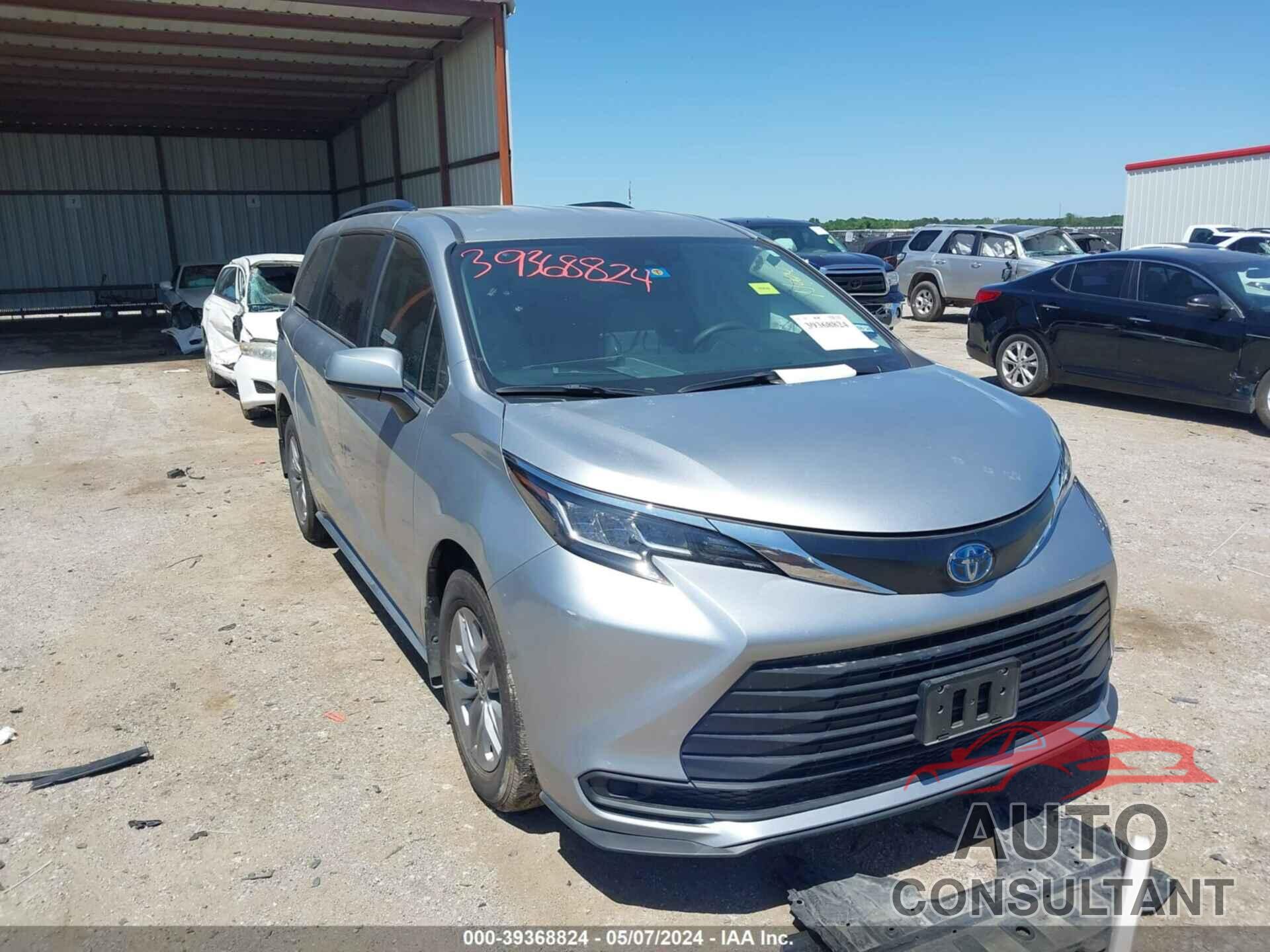 TOYOTA SIENNA 2022 - 5TDKRKEC3NS129853