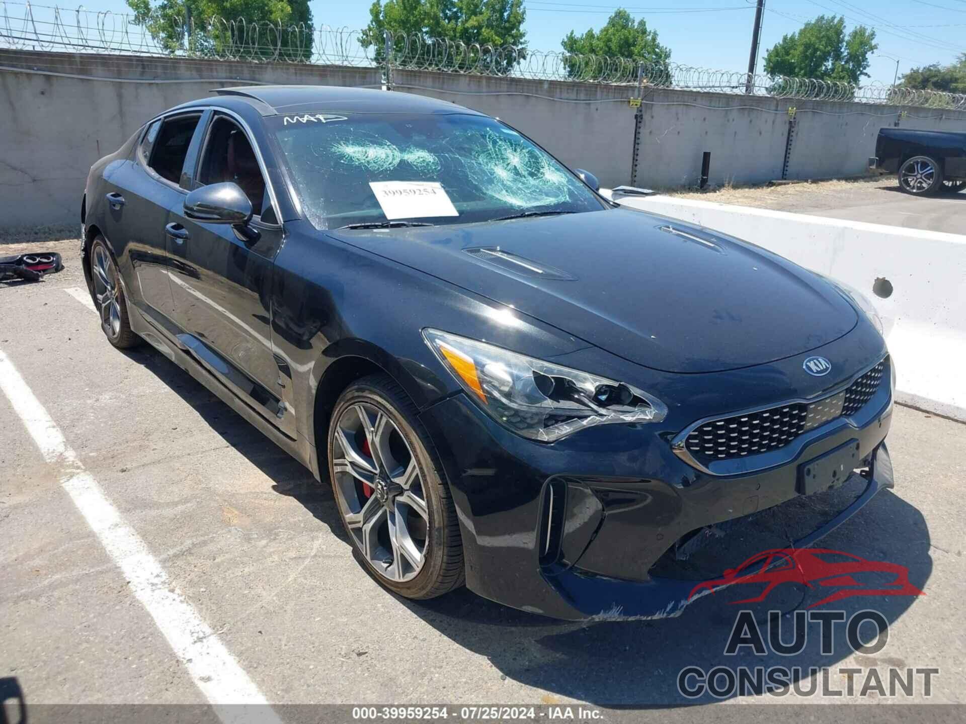 KIA STINGER 2018 - KNAE55LC3J6028347