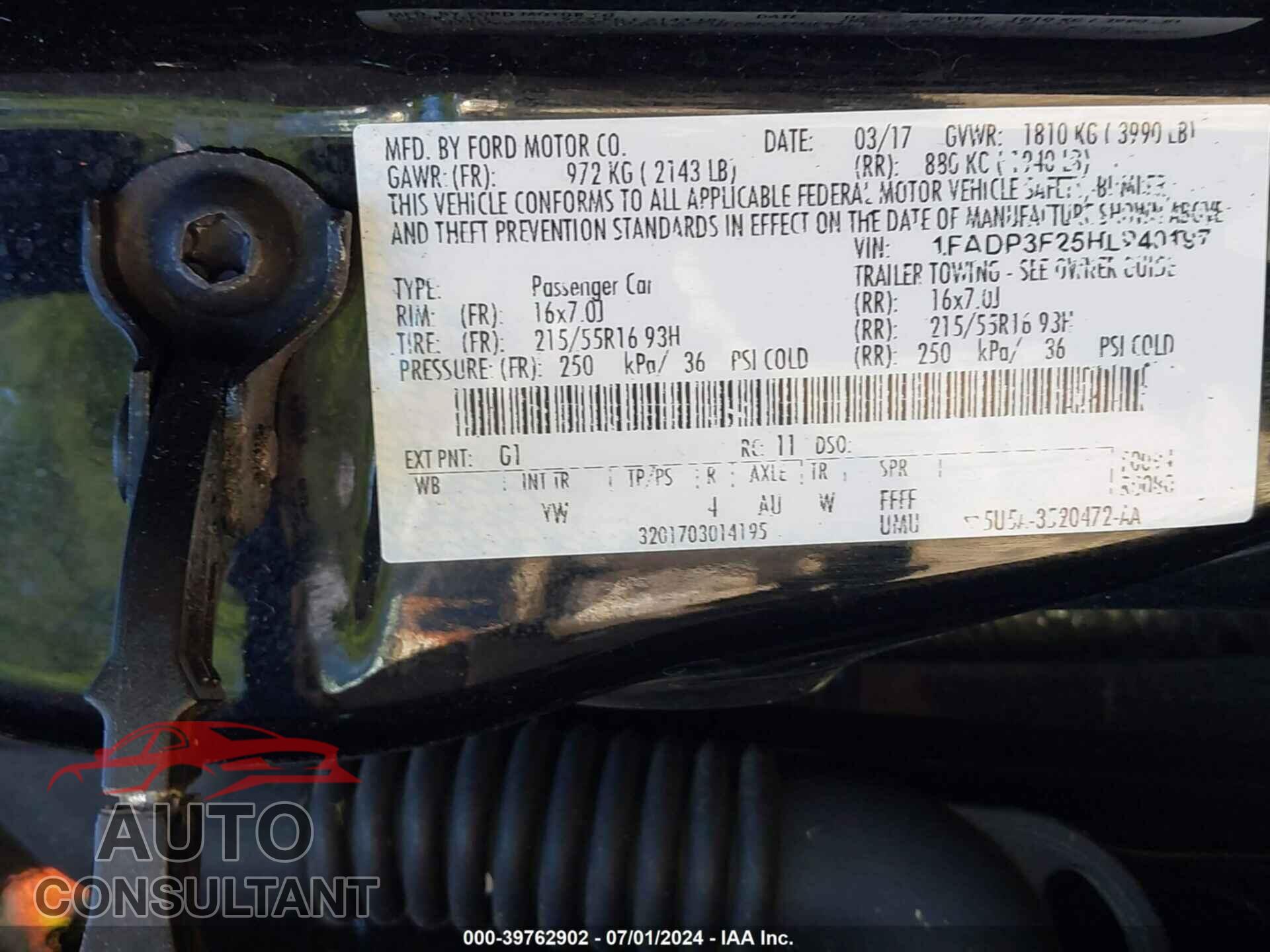 FORD FOCUS 2017 - 1FADP3F25HL240197